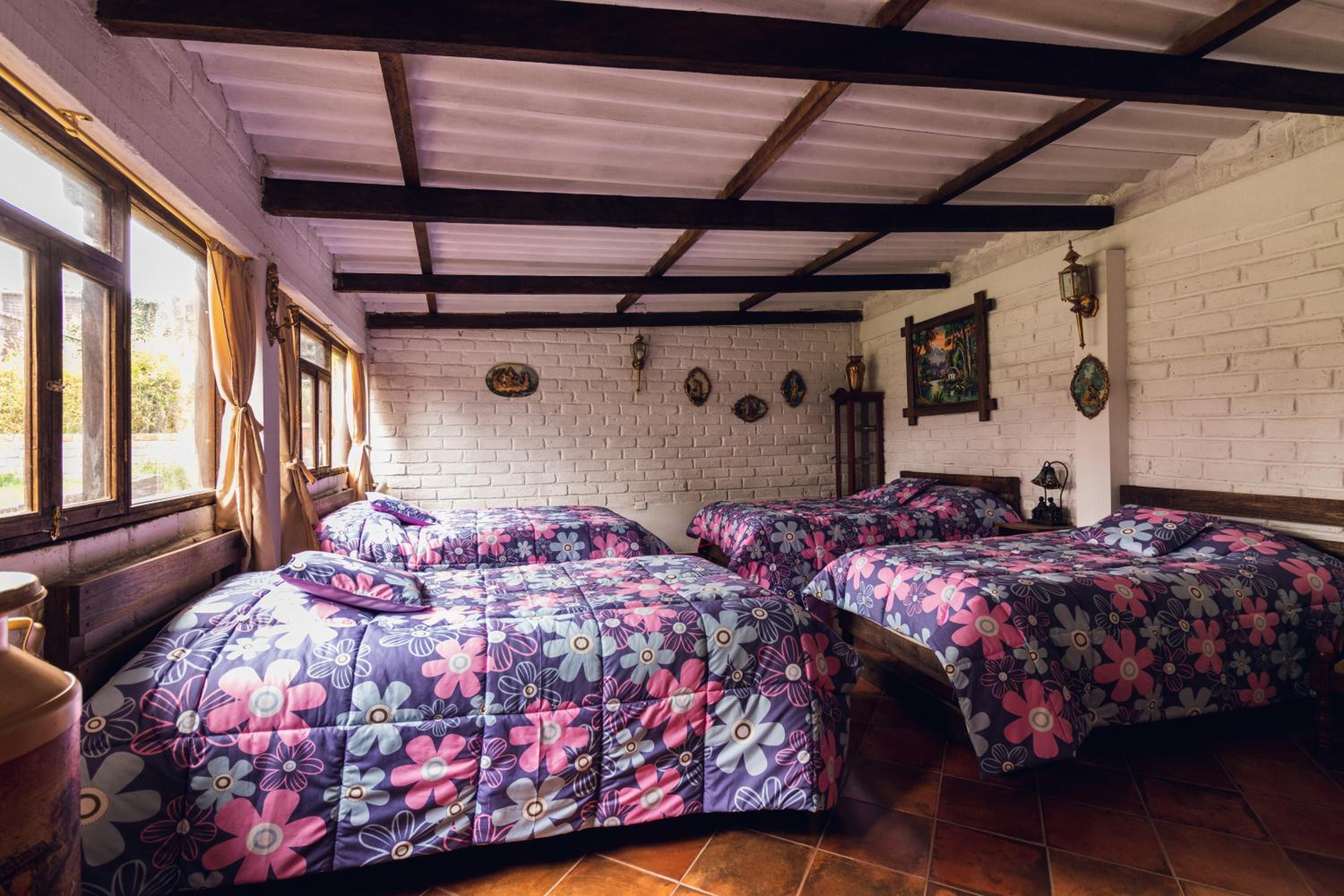 Quadruple Room with Private Bathroom photo 2