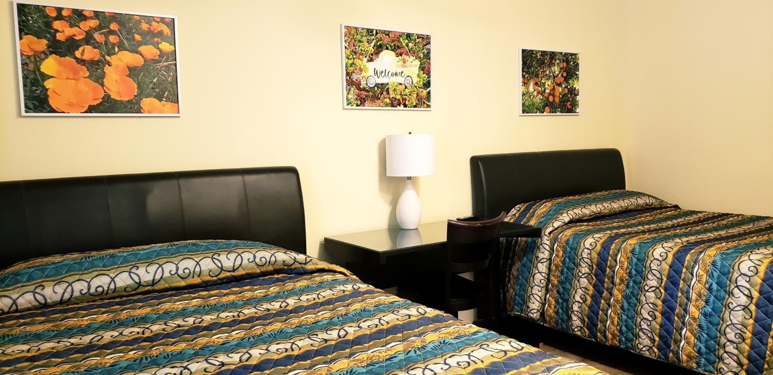 Queen Room with Two Queen Beds - Photo 3