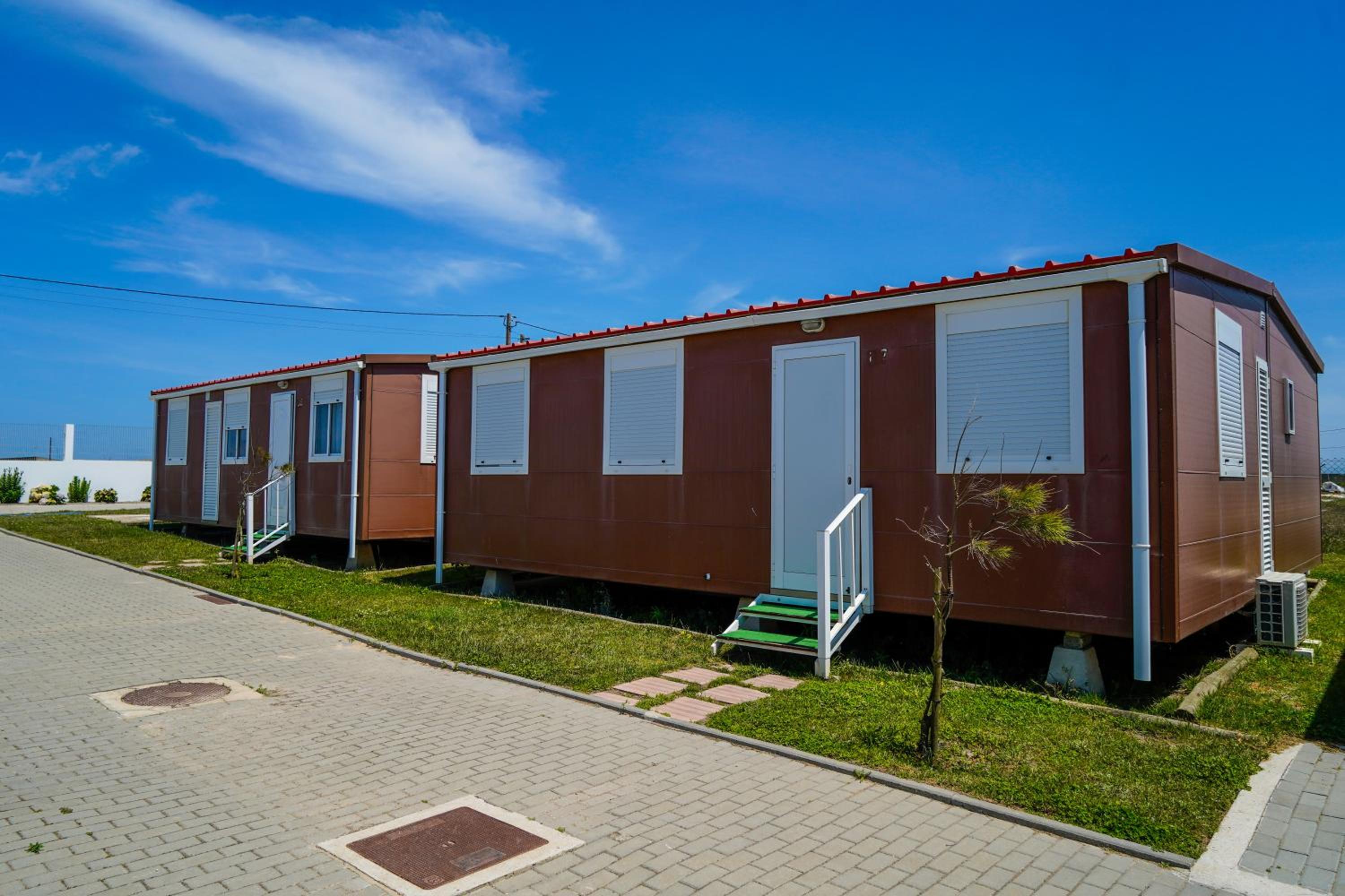 Three-Bedroom Bungalow - Photo 9