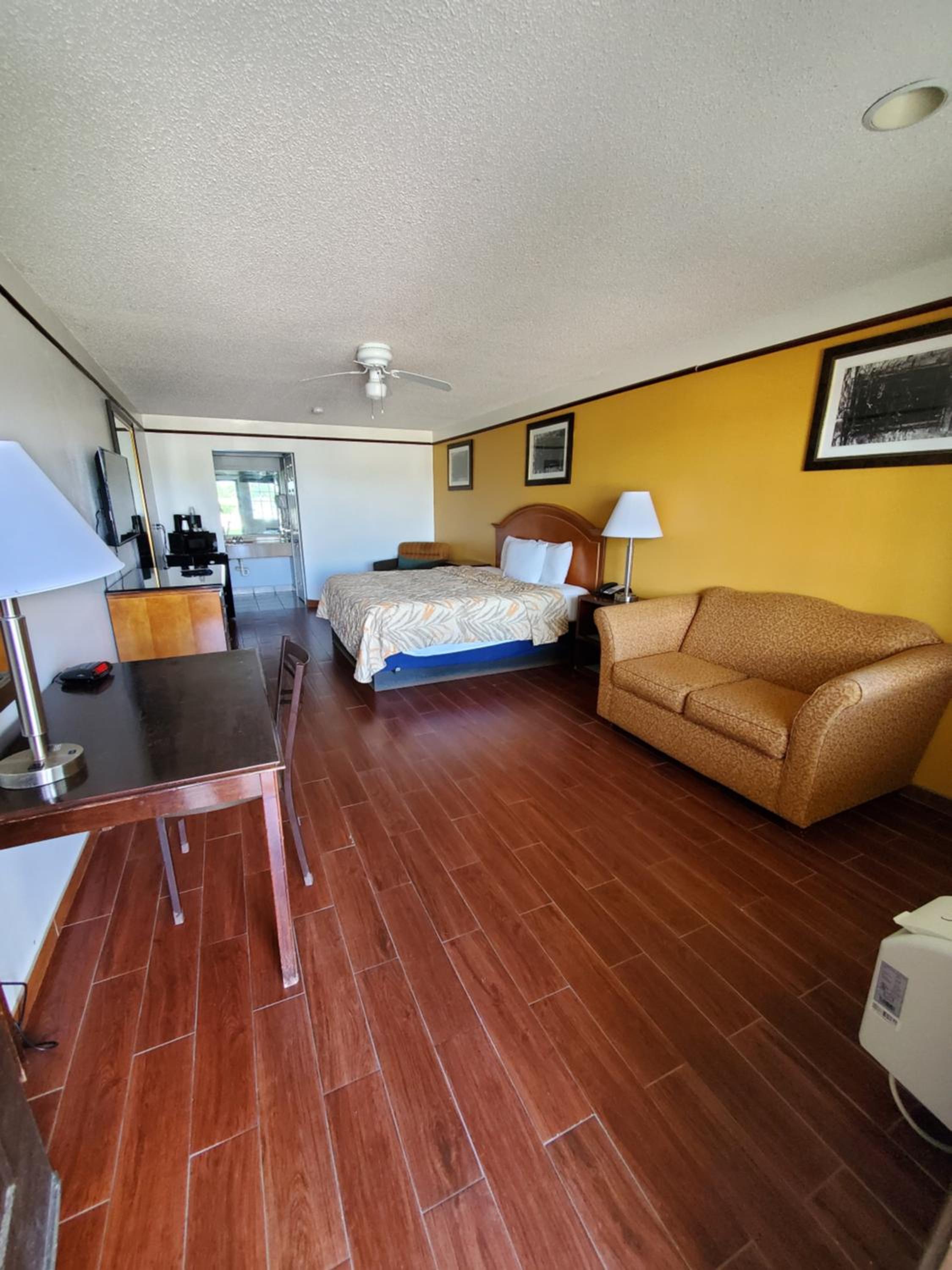 Standard Queen Room - Photo 1