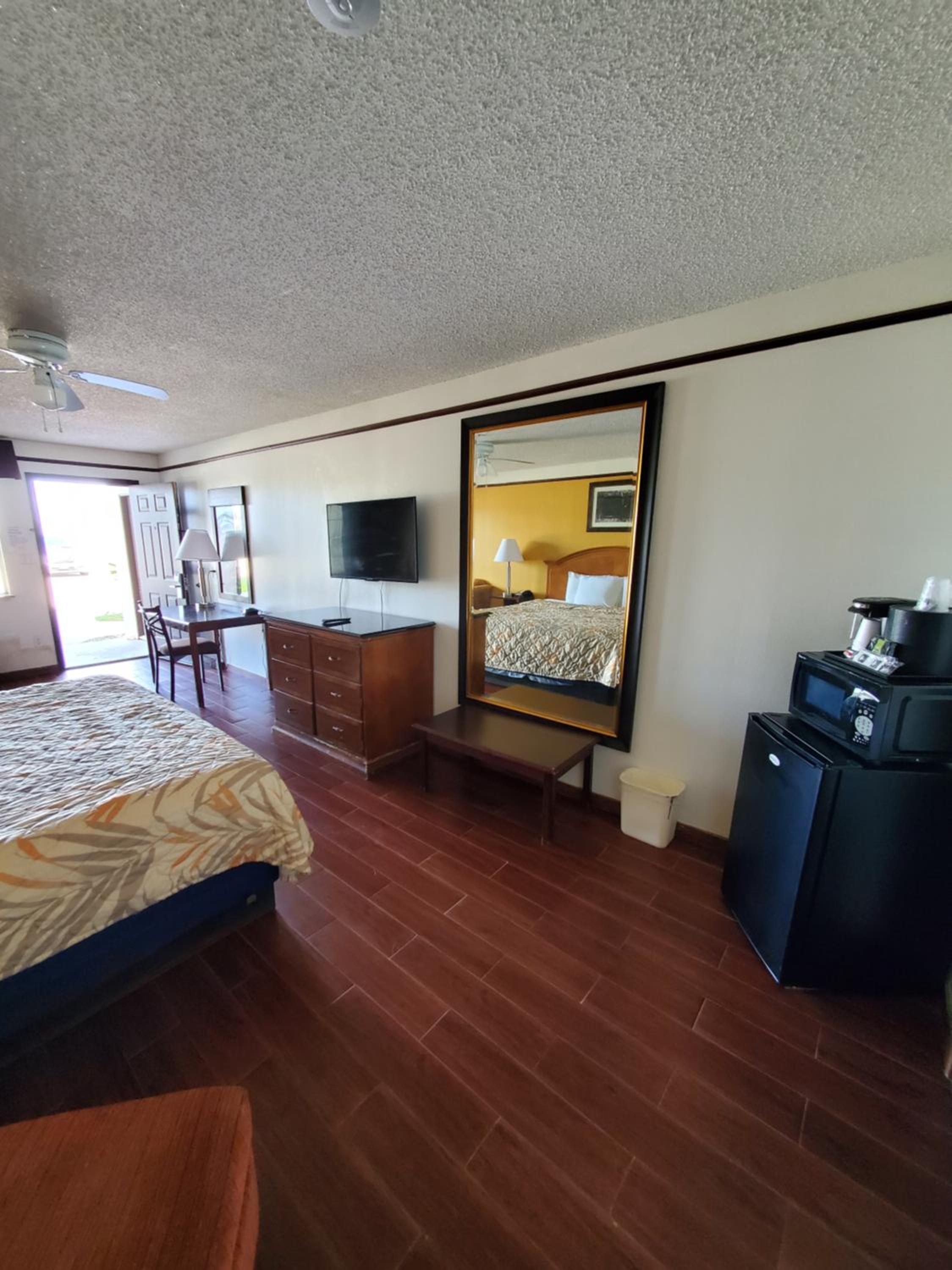 Standard Queen Room - Photo 3