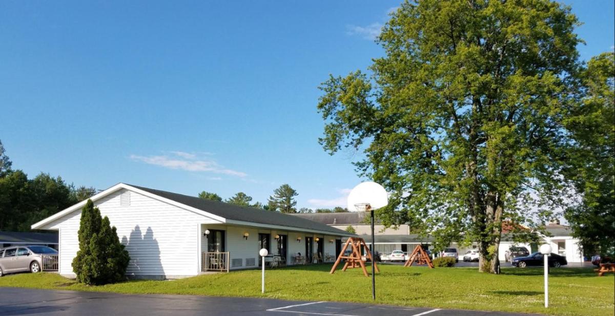 Queen Room with Two Queen Beds photo 3