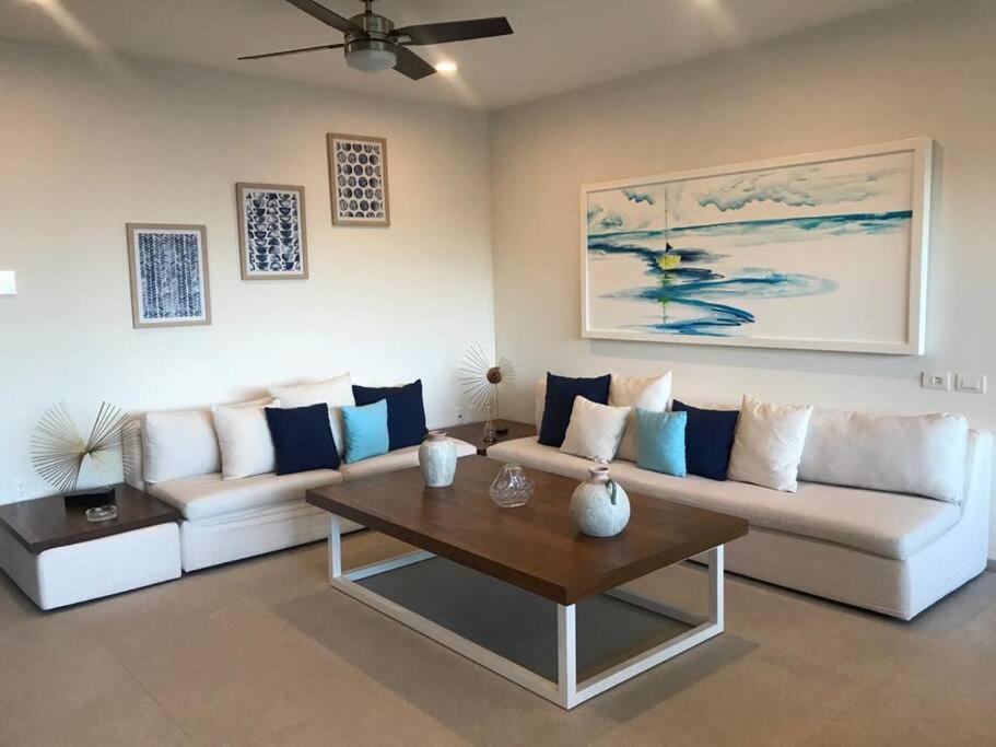 Three-Bedroom Apartment photo 2
