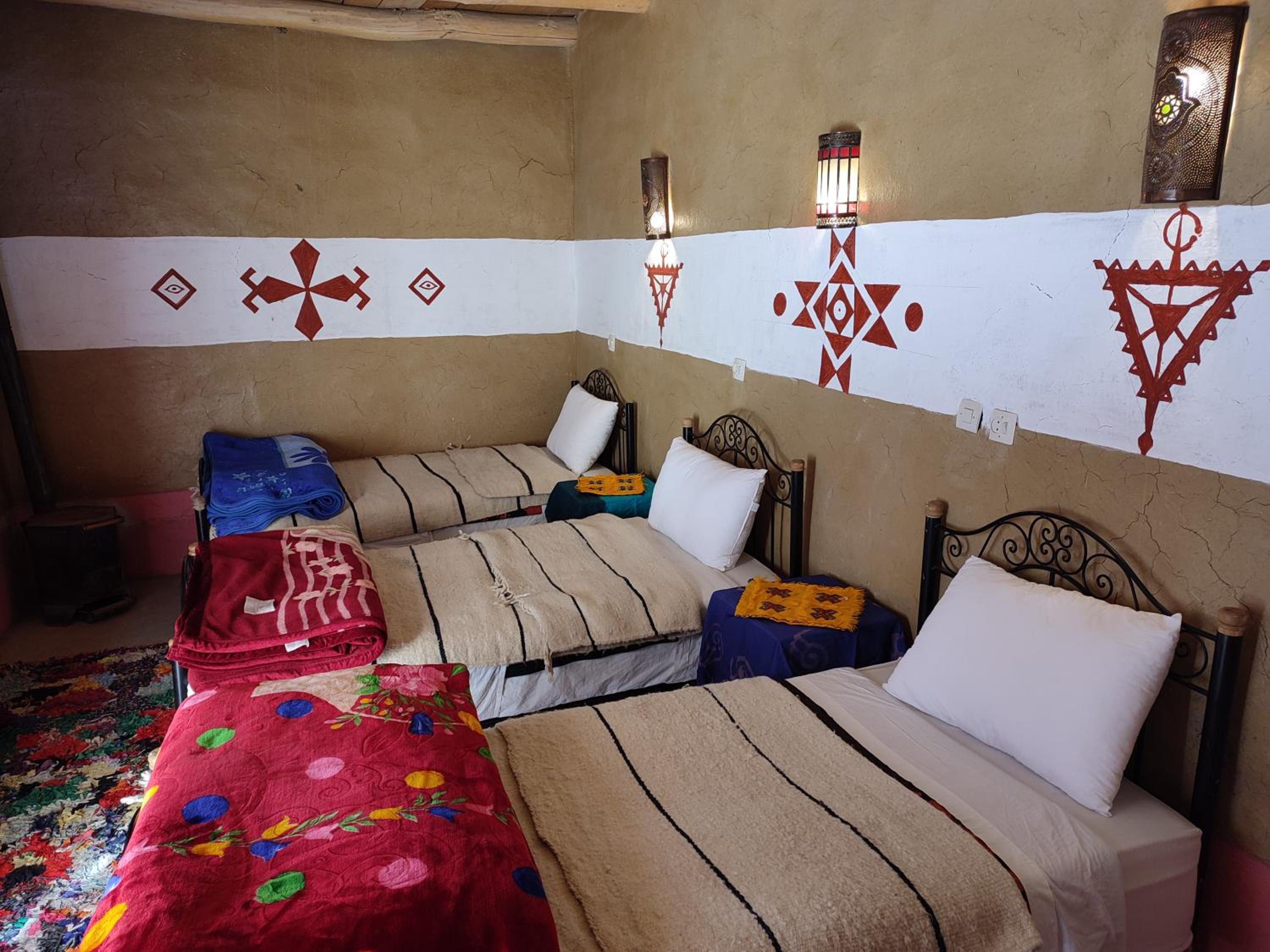 Triple Room with Private Bathroom - Photo 2
