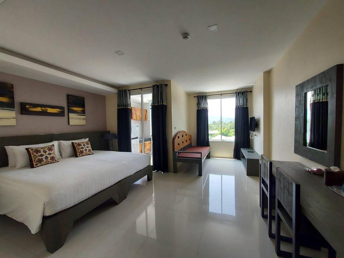 Deluxe Double Room (2 Adults + 1 Child) - Photo 2