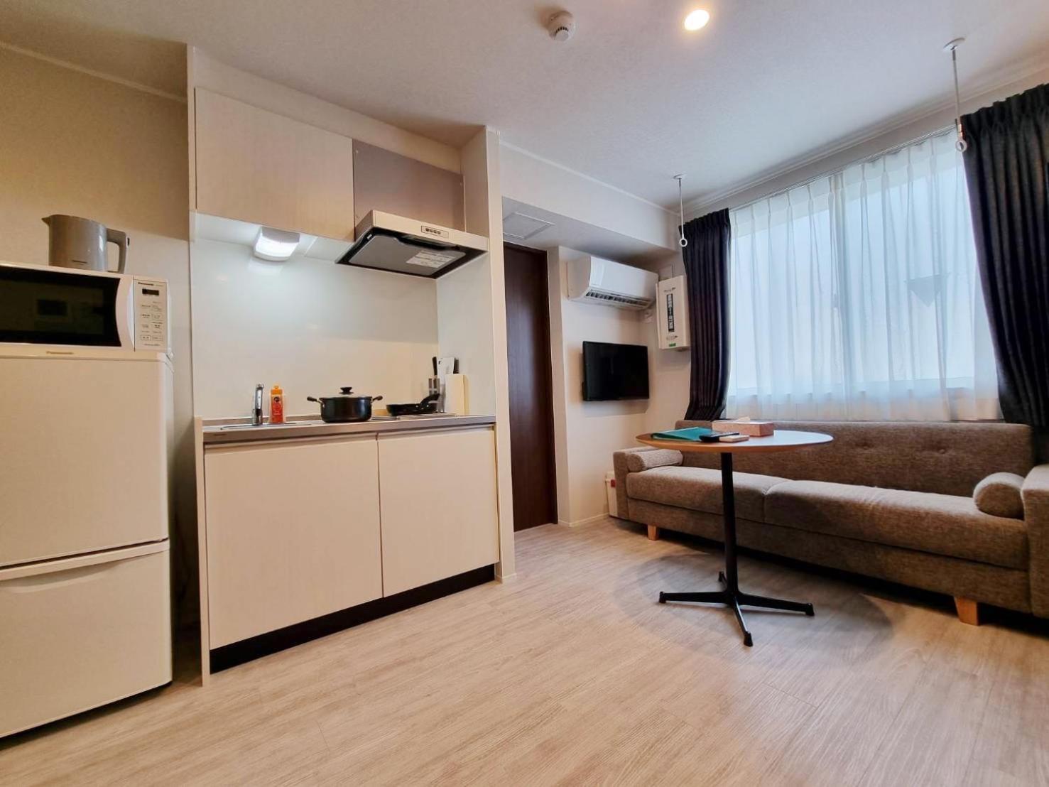 One-Bedroom Apartment photo 2