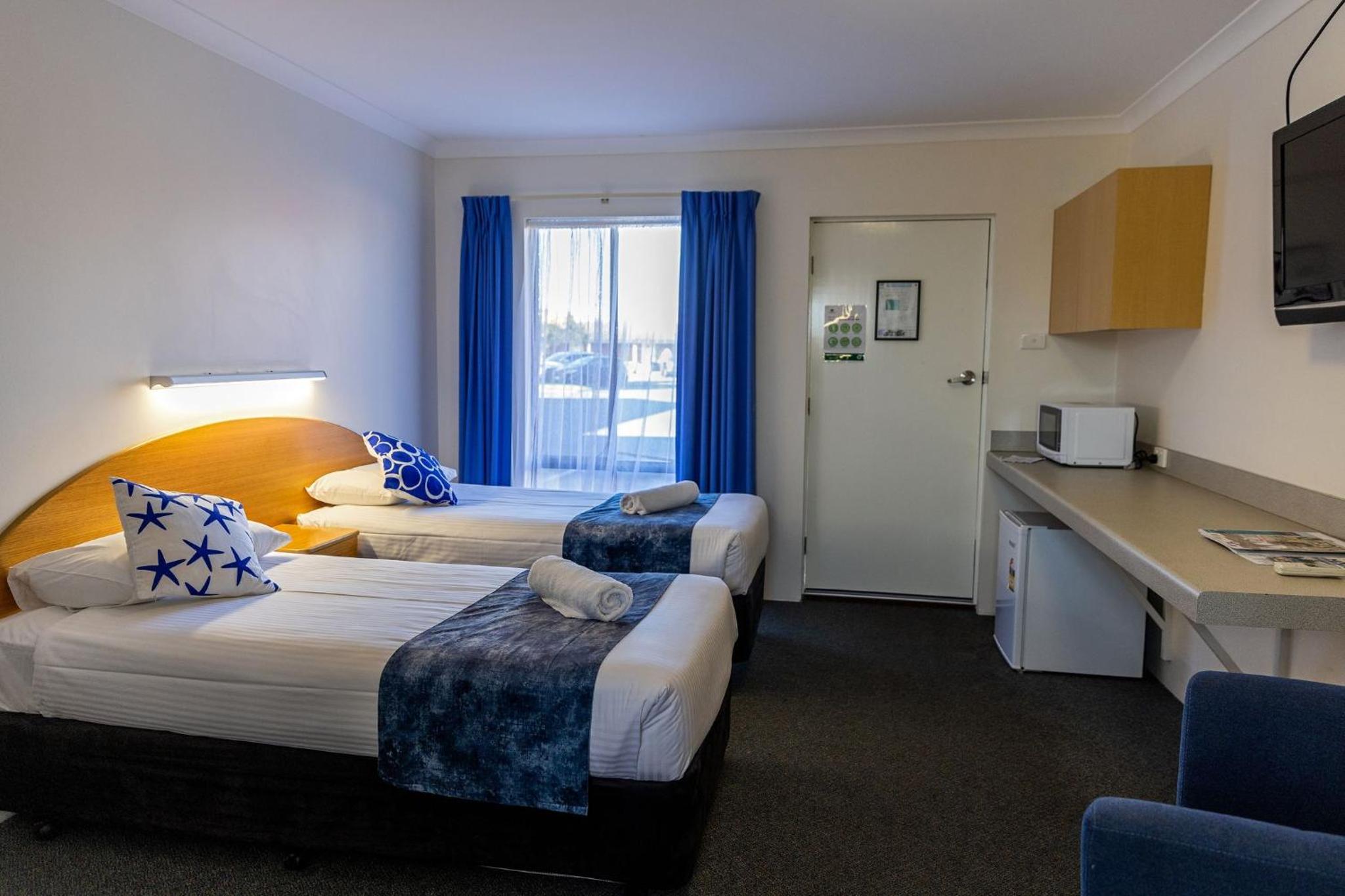 Economy Twin Room - Photo 1