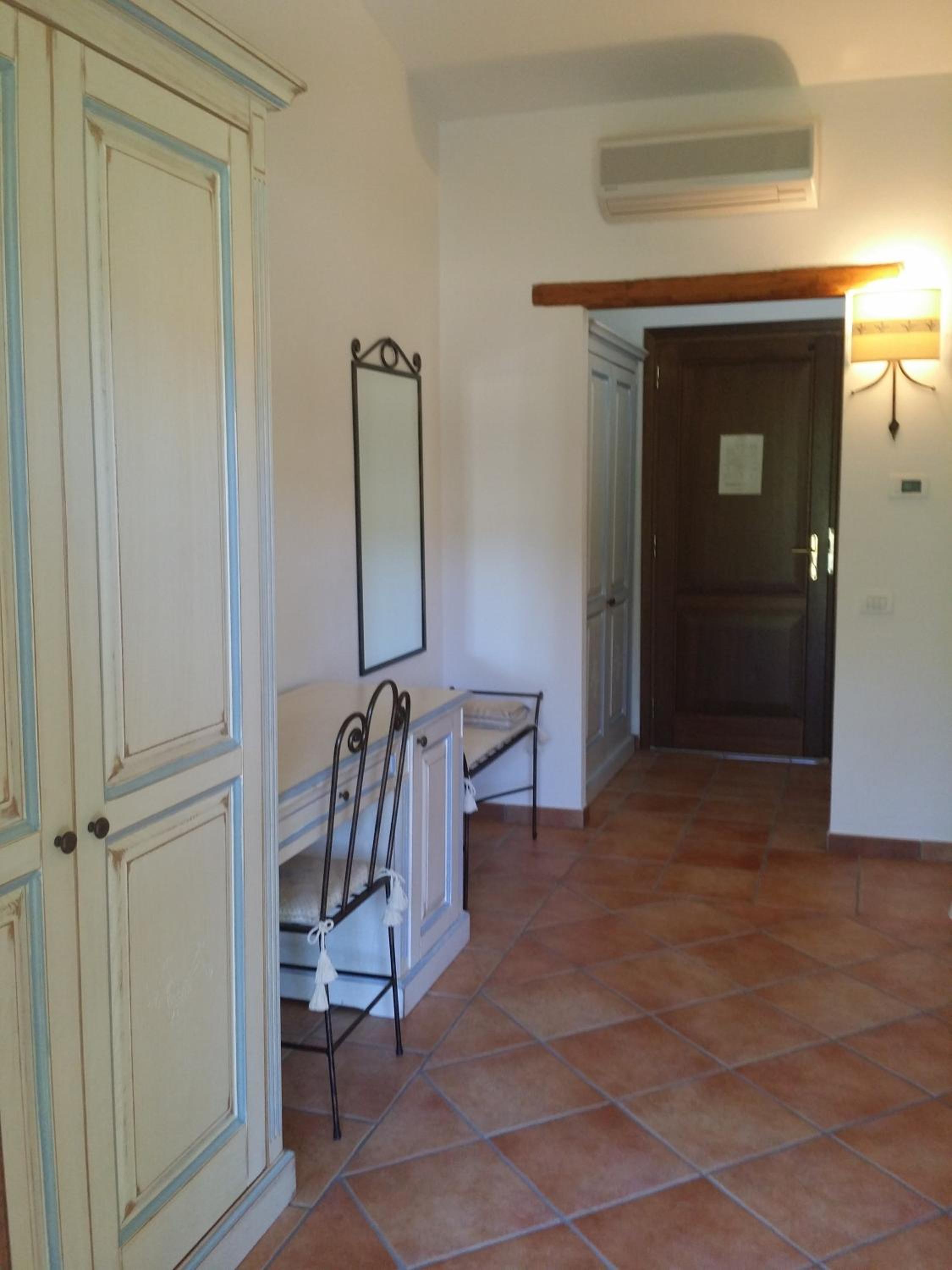 Double Room - Disability Access photo 2
