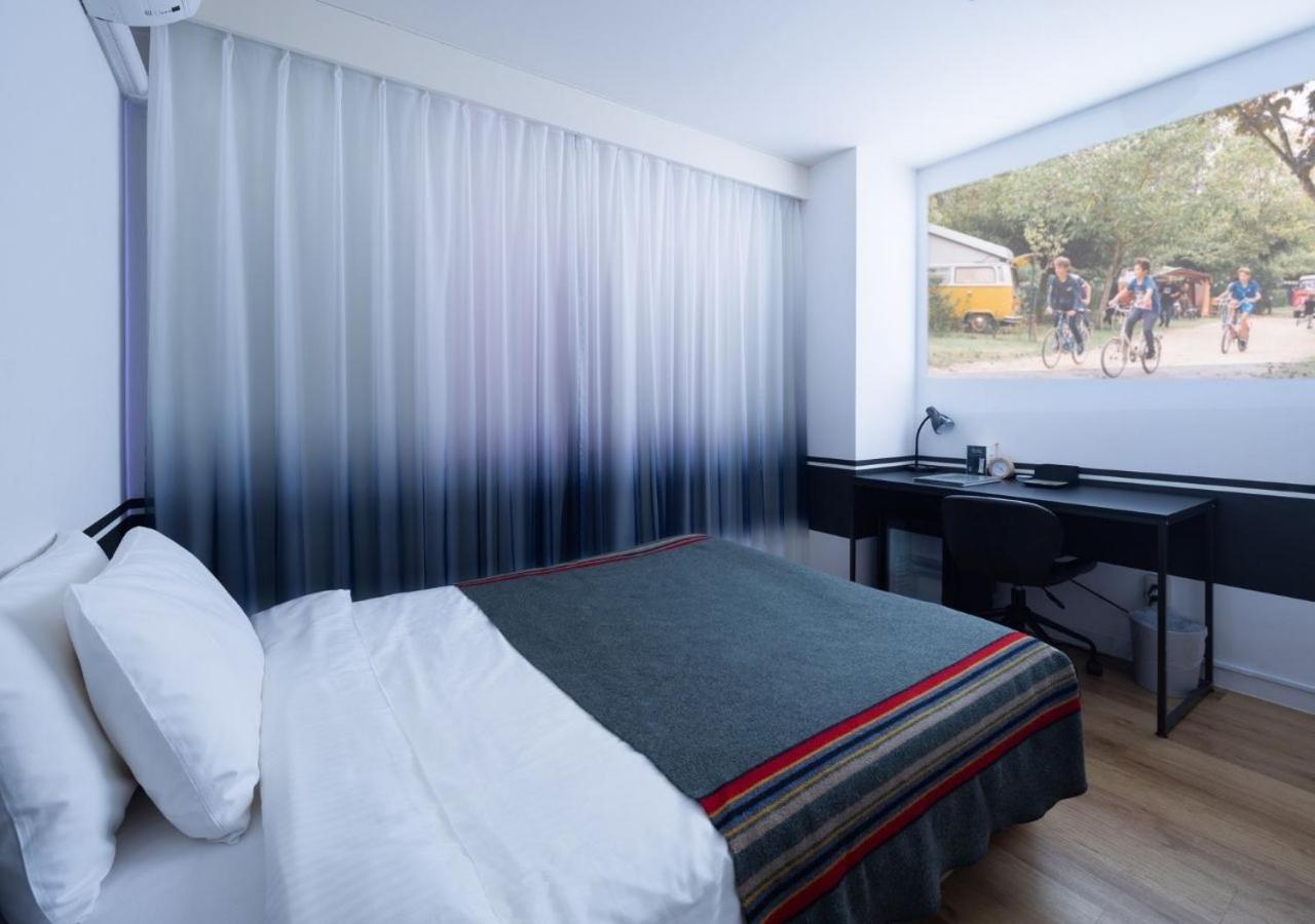 Theater Double Room with Private Shower