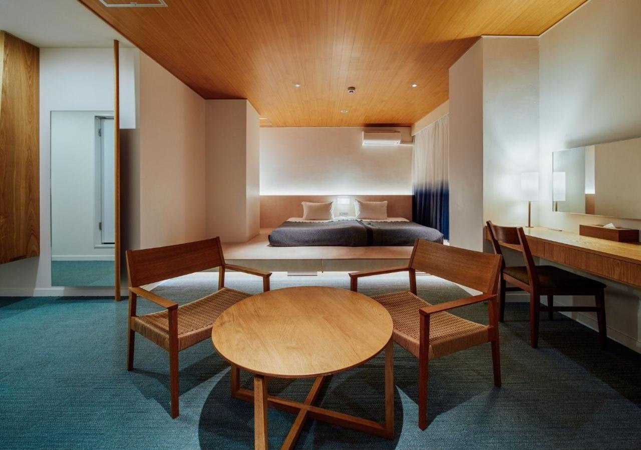 Theater Deluxe King or Twin Room with Private Bathroom