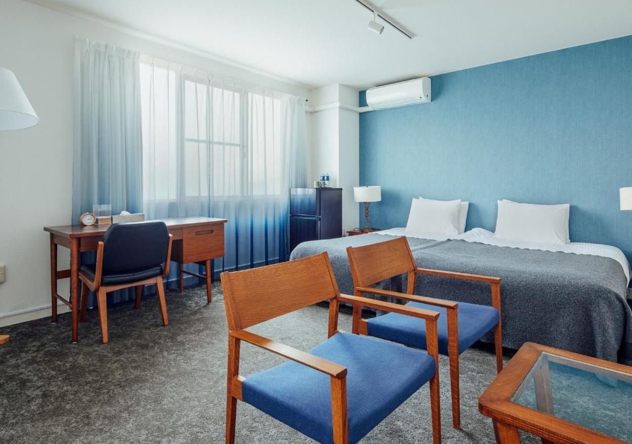 Theater Superior King or Twin Room with Private Bathroom