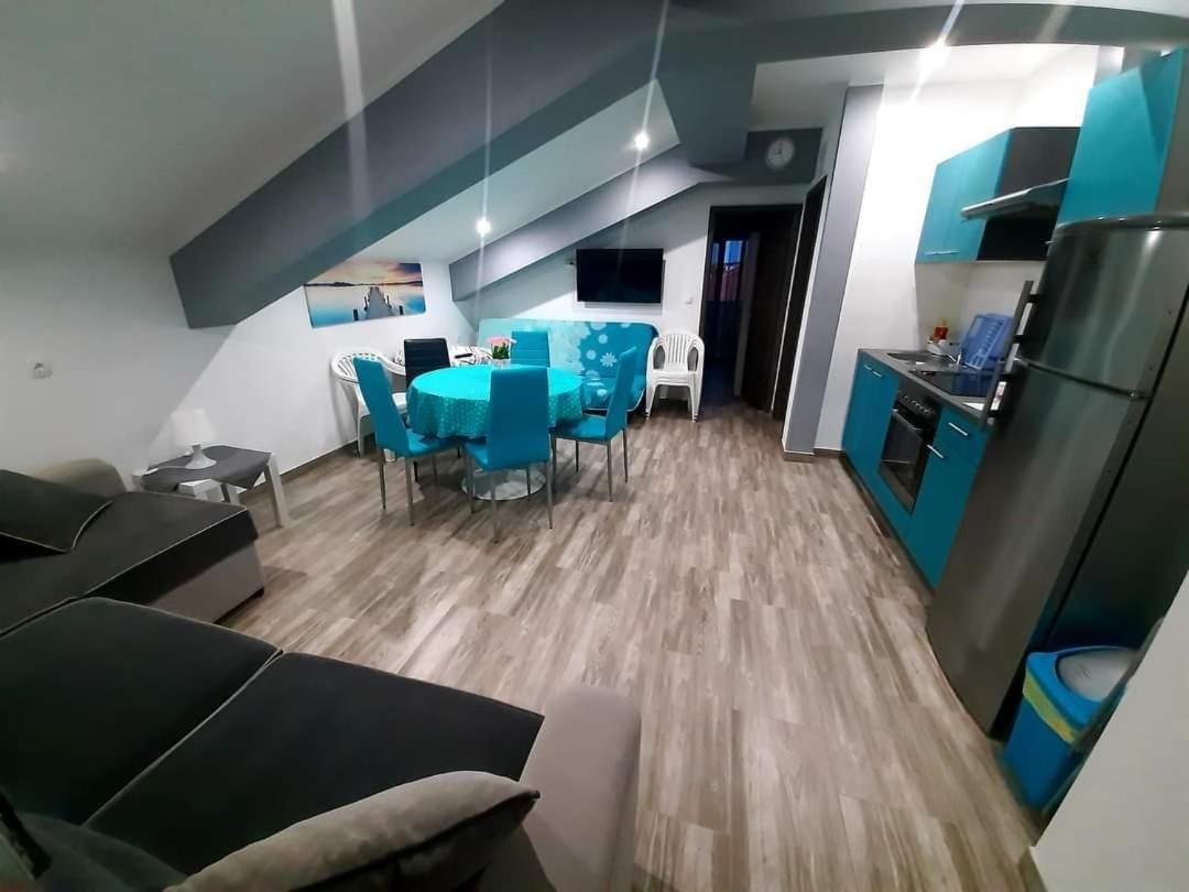 Apartment with Sea View photo 2