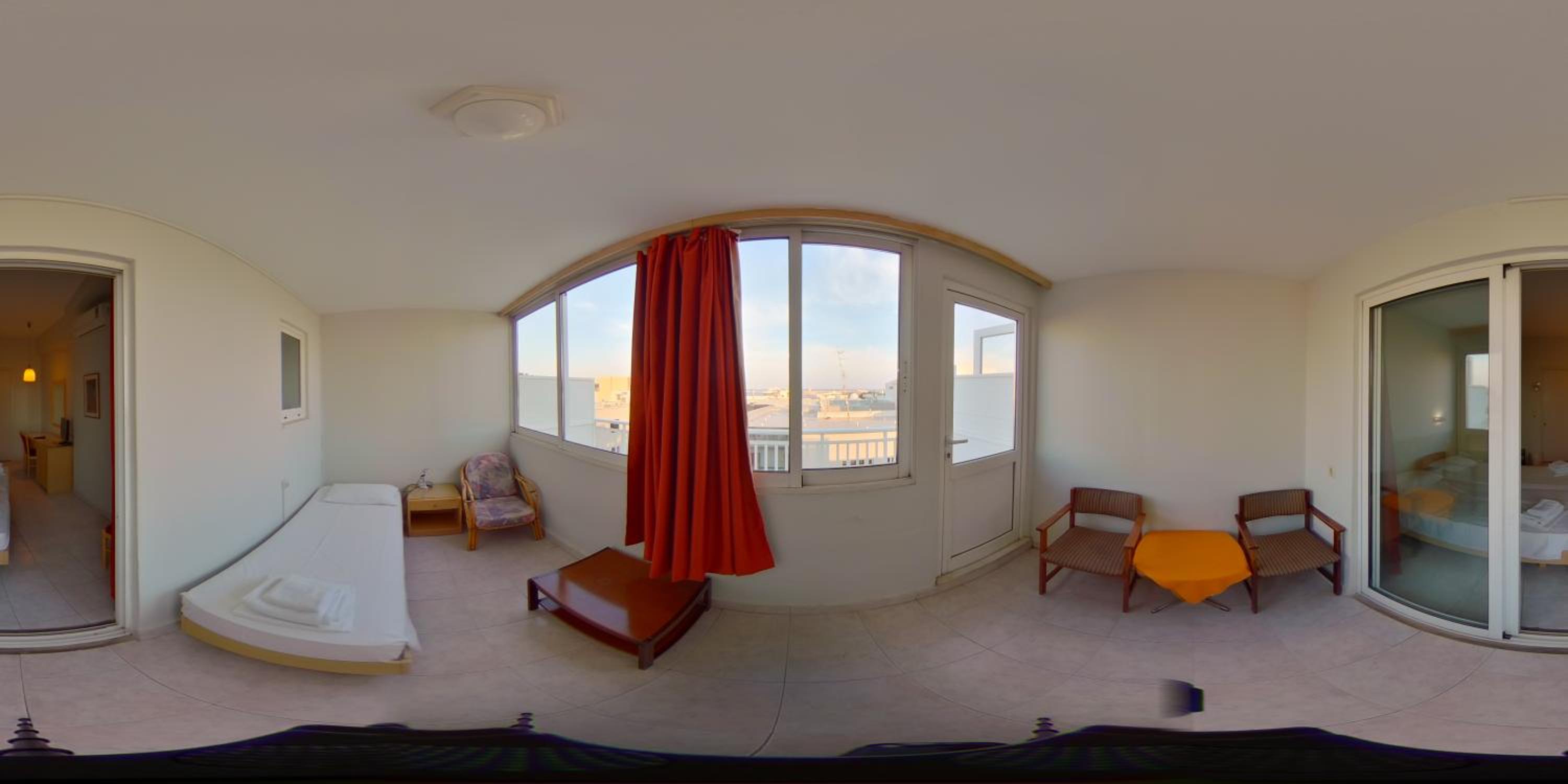 Superior Room with City and Sea View - Photo 7