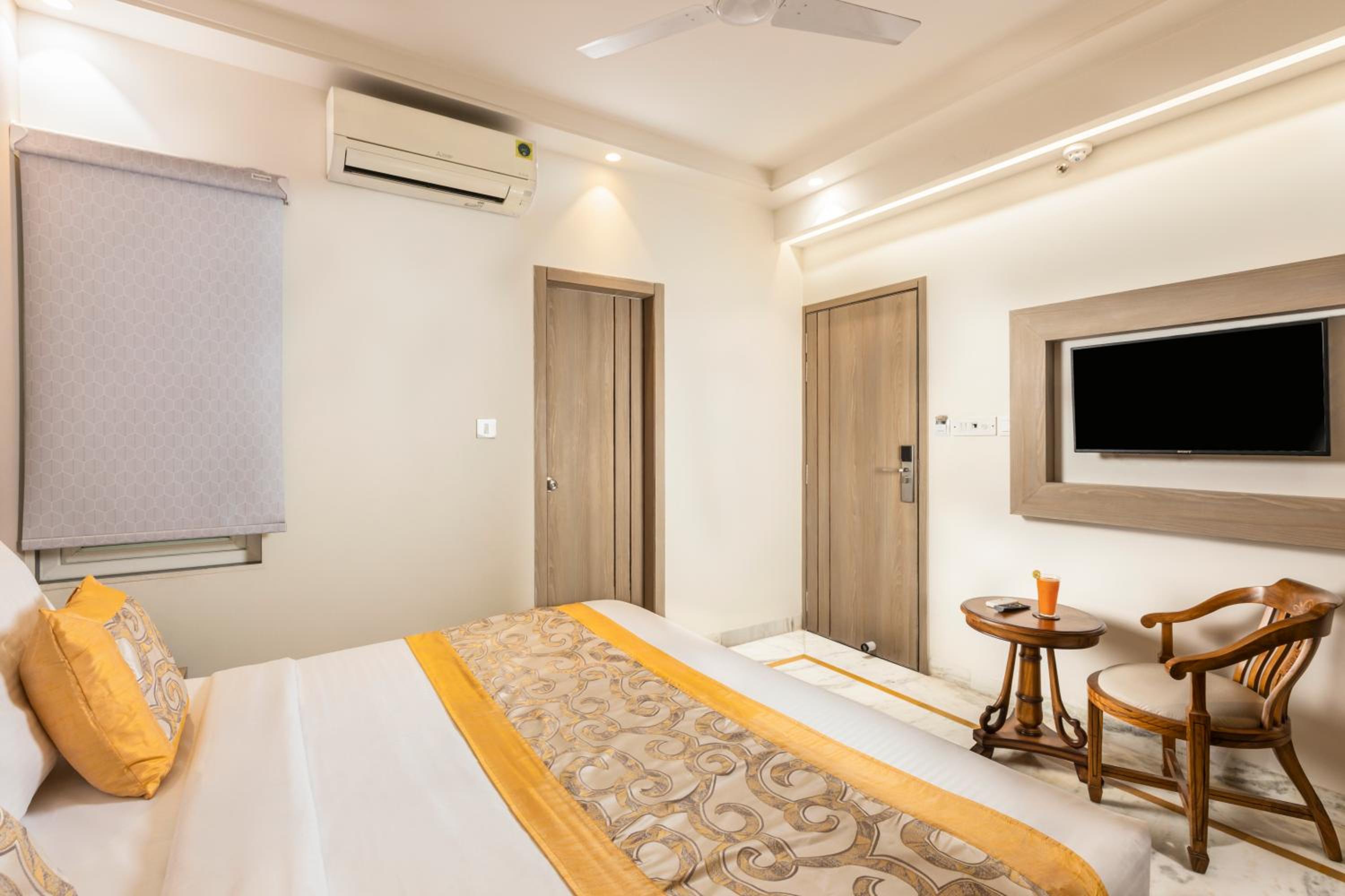 Deluxe Room - Photo 14