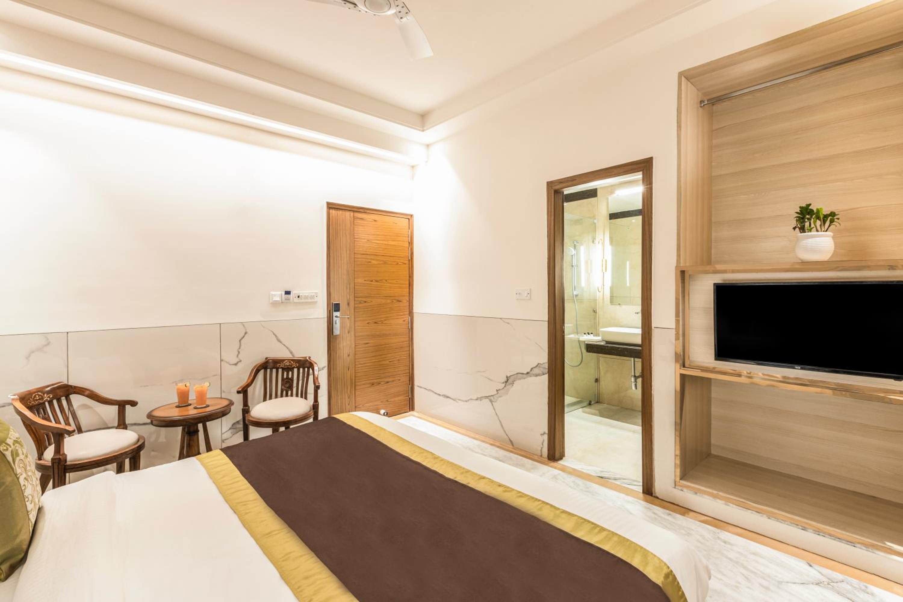 Deluxe Room - Photo 8