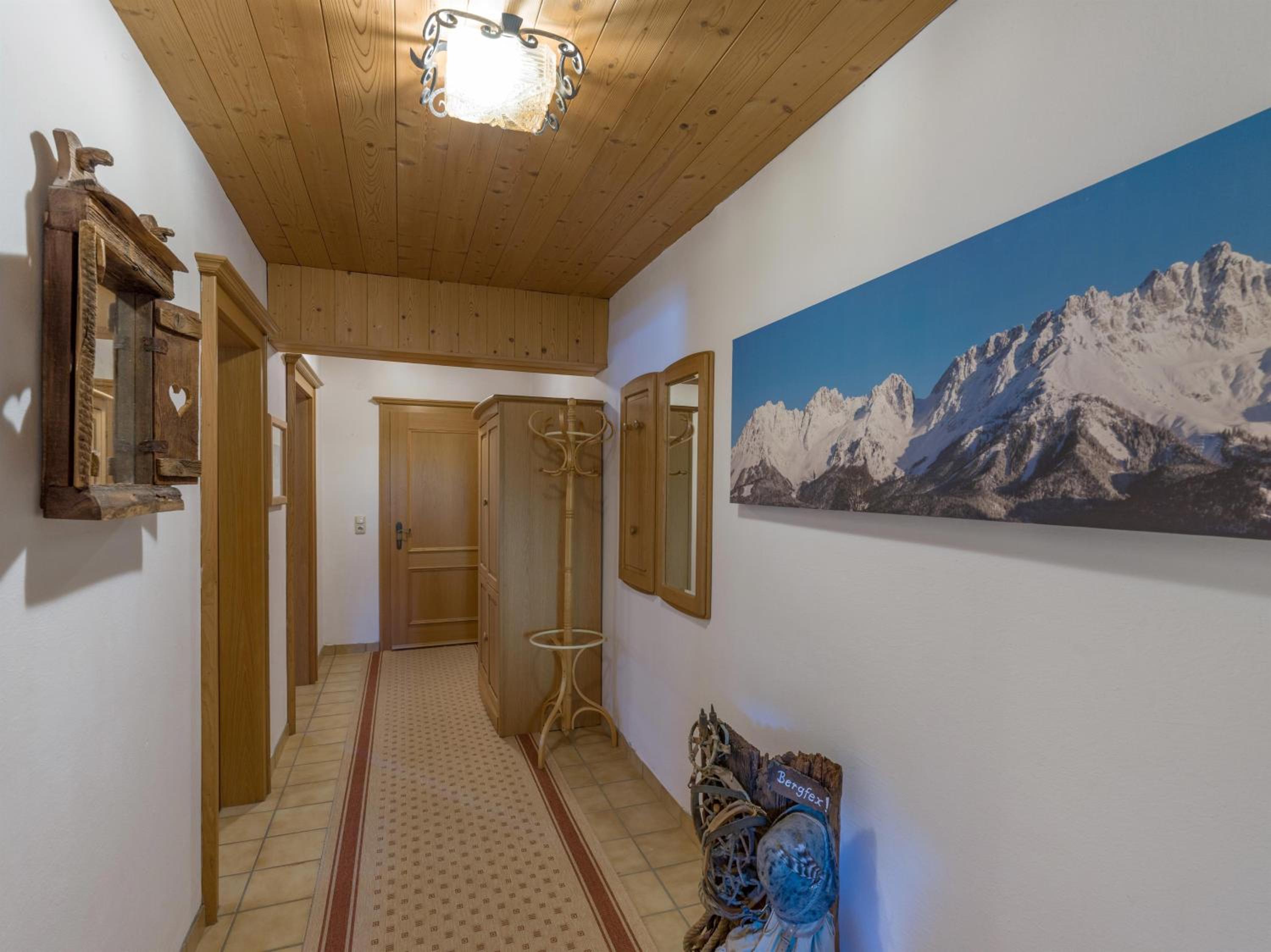 Two-Bedroom Apartment with Shower  - Photo 23