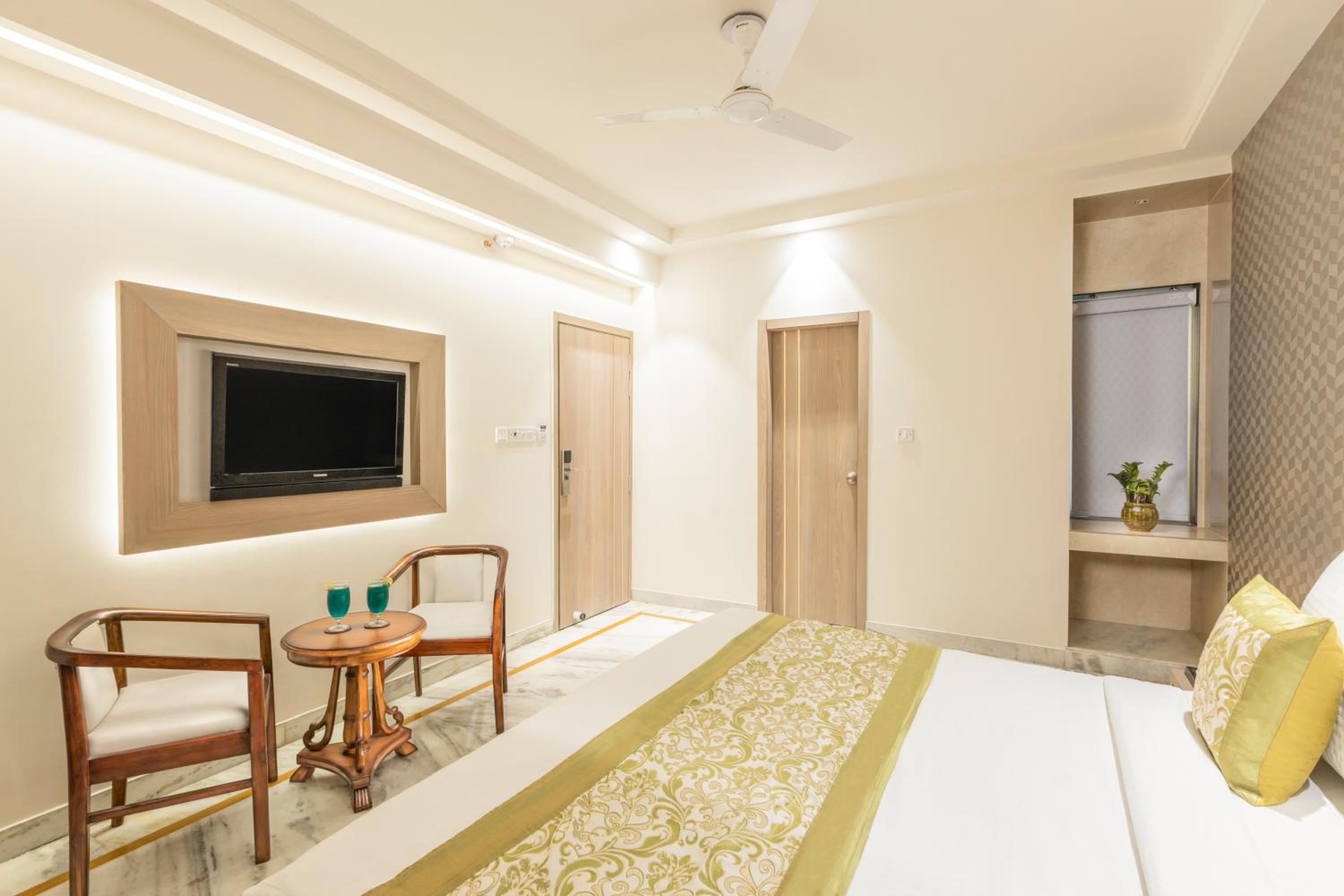 Super Deluxe Room - Photo 7