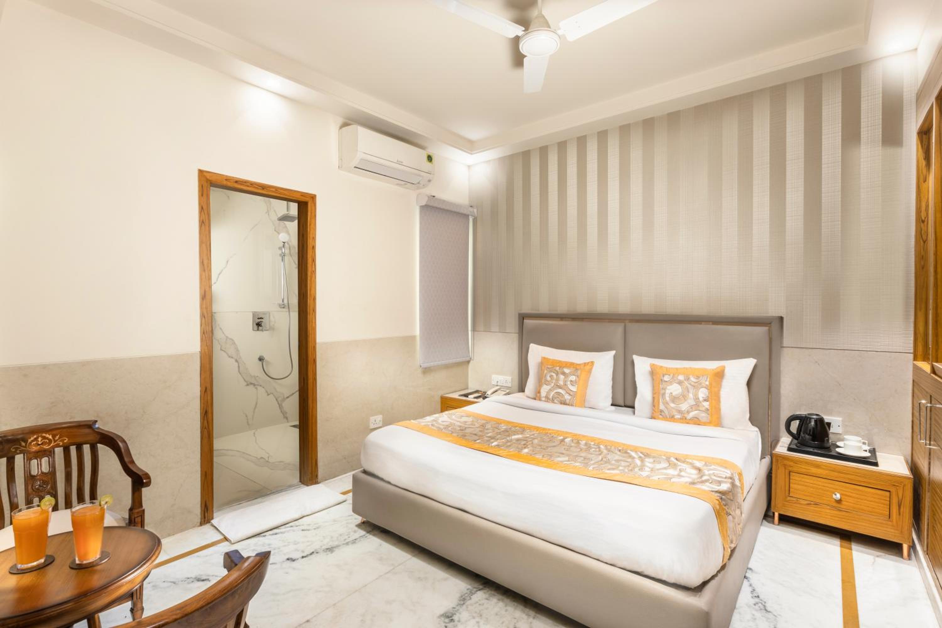Deluxe Room - Photo 11
