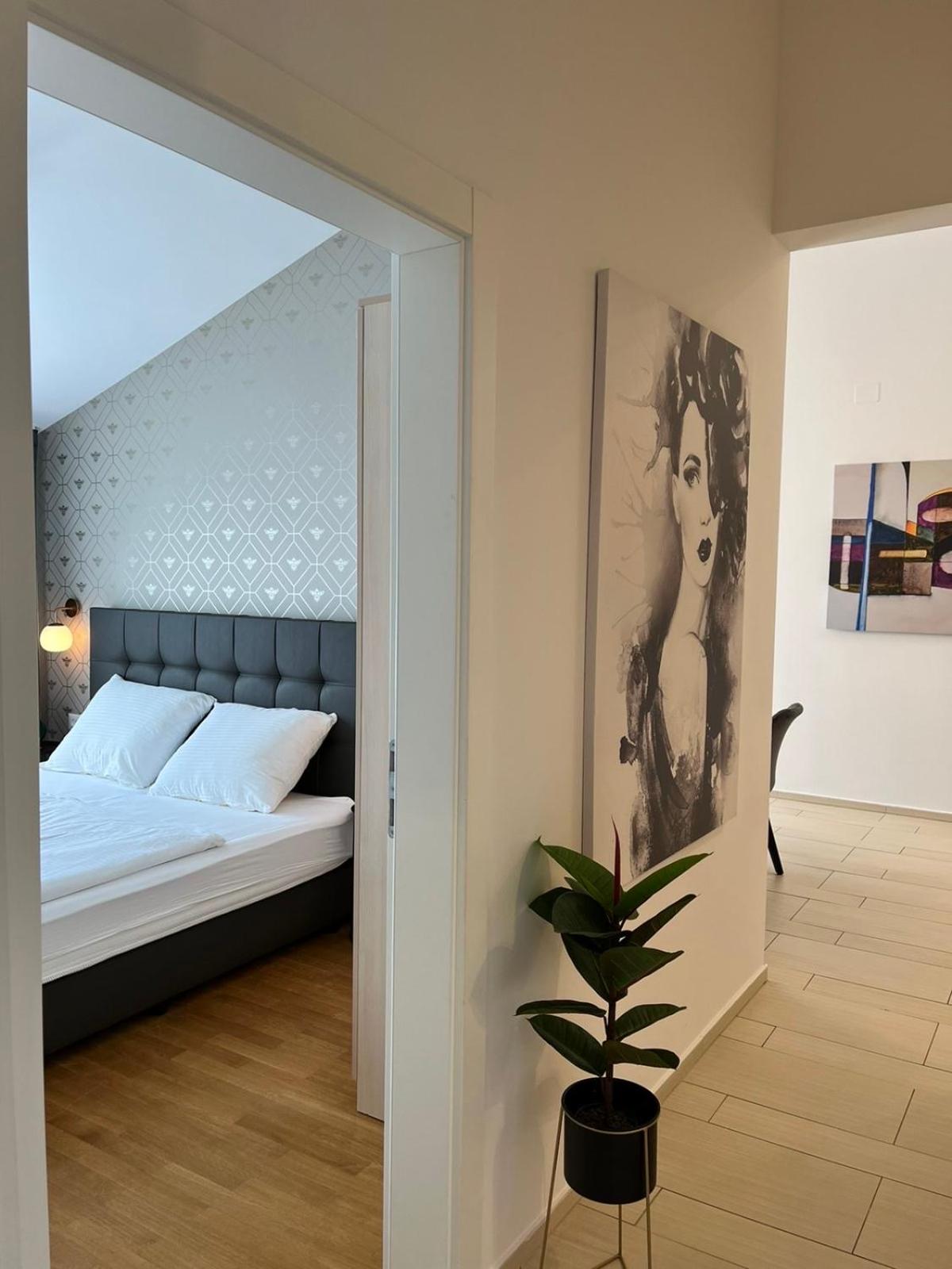 Three-Bedroom Apartment with Sea View photo 2