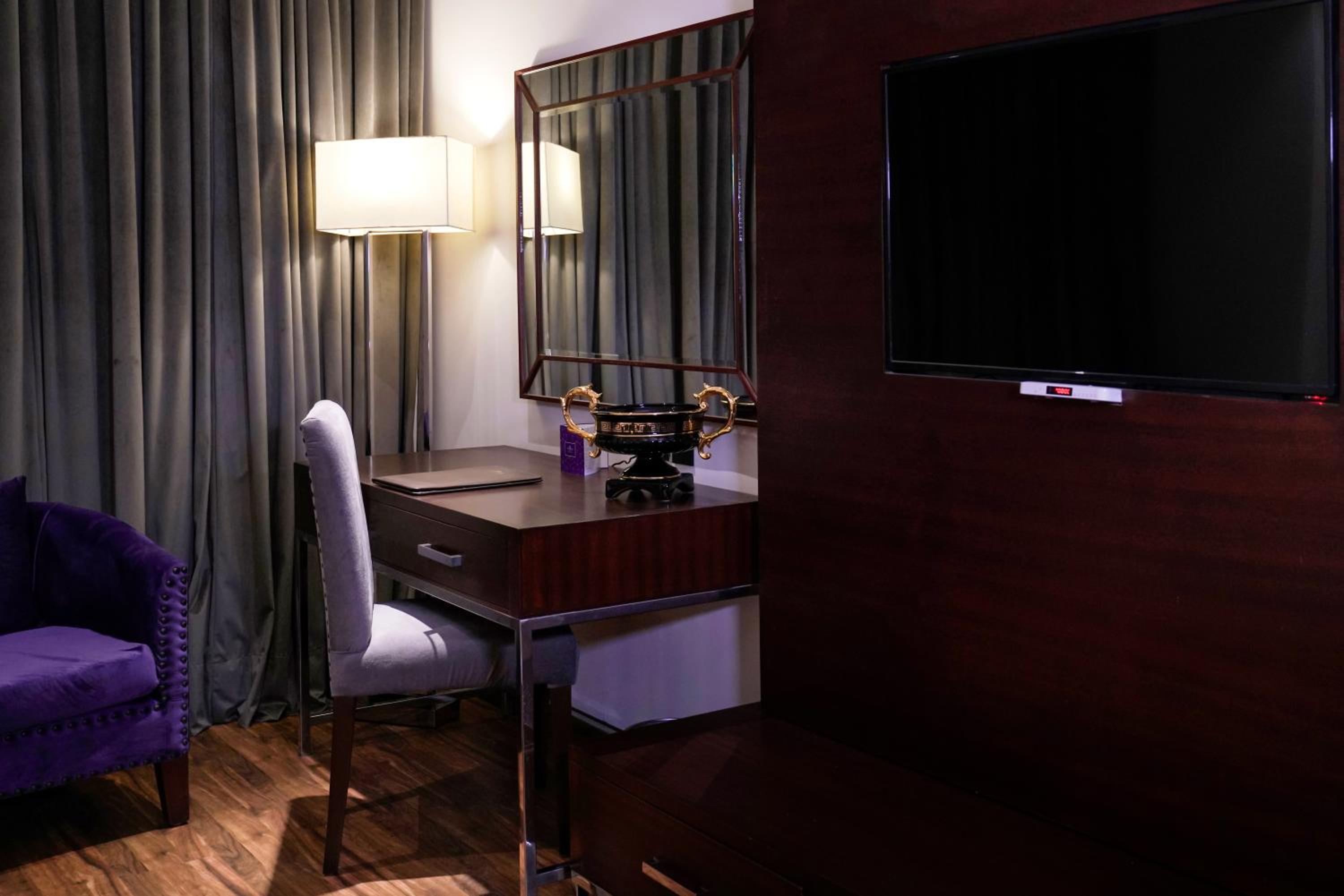 Deluxe Twin Room - Photo 9