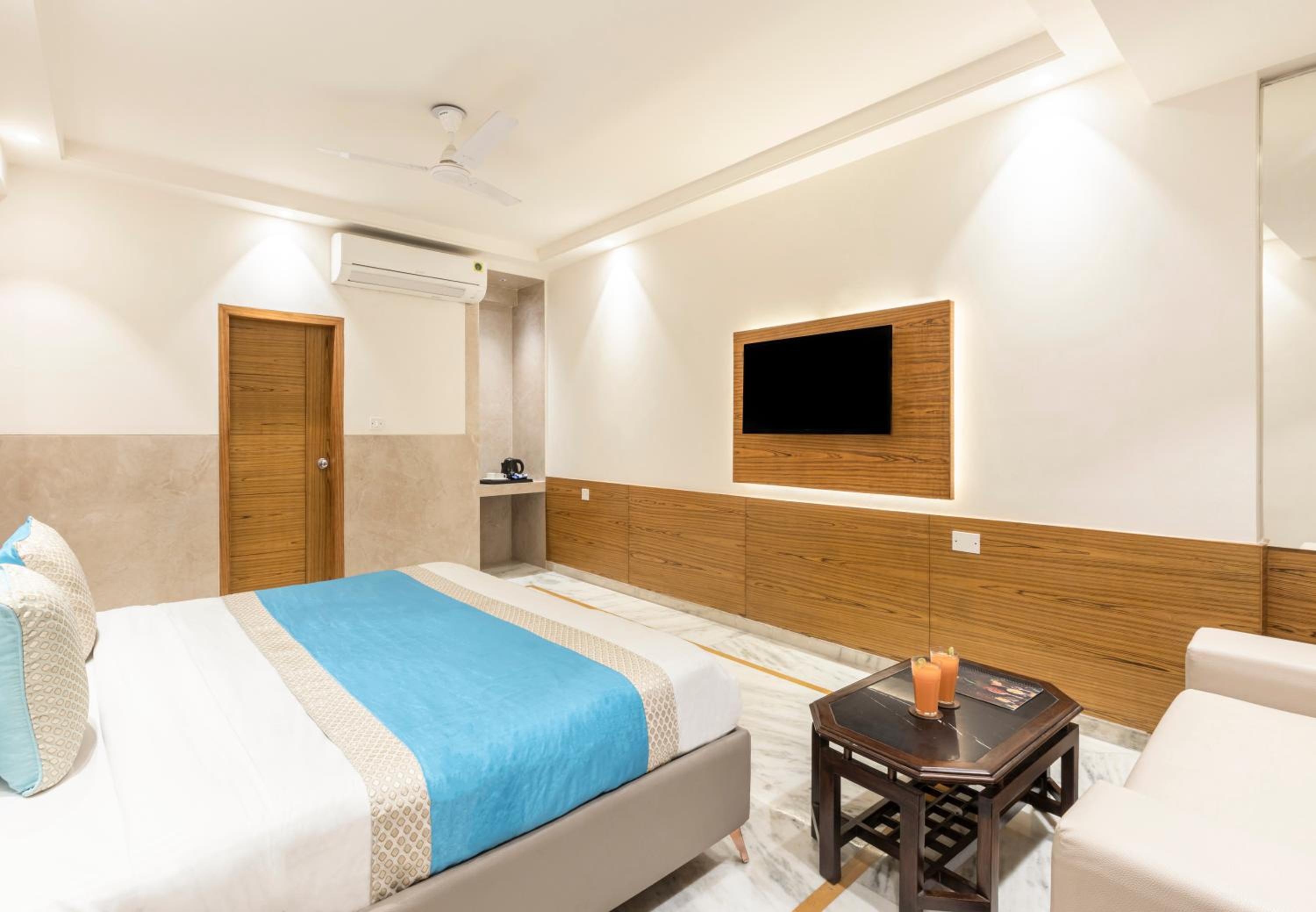 Super Deluxe Room - Photo 1