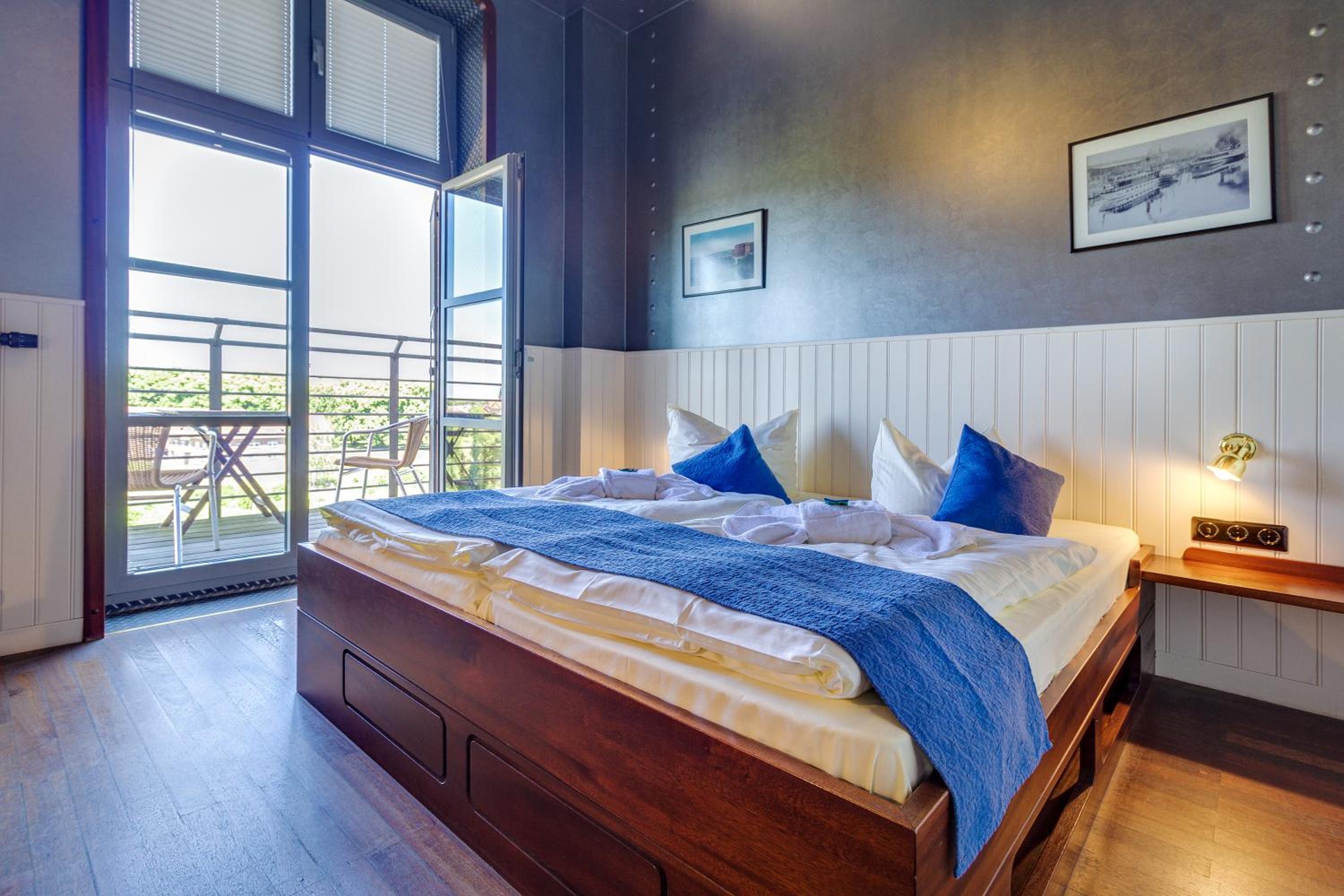 Double Room with Balcony photo 3