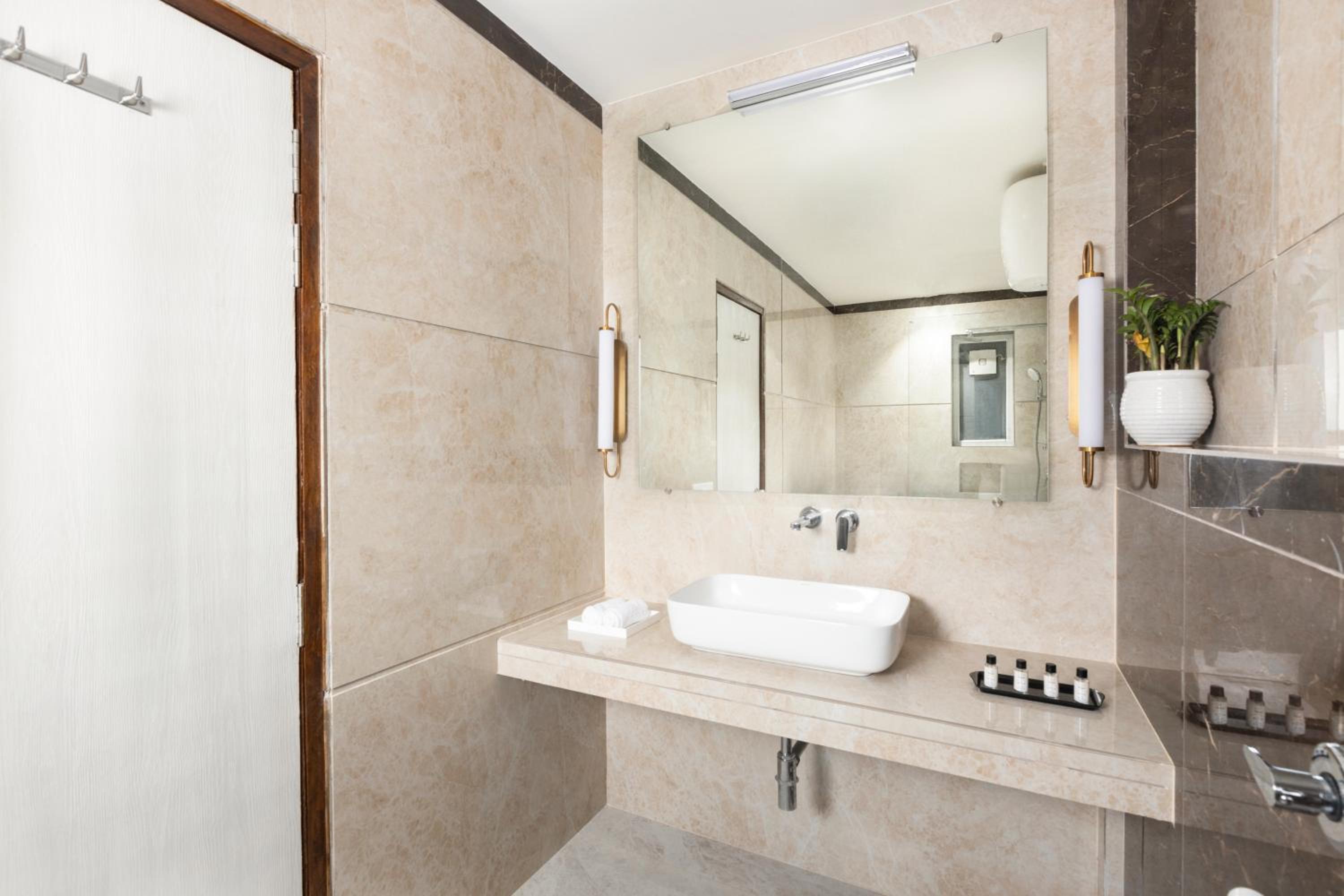 Deluxe Room - Photo 2