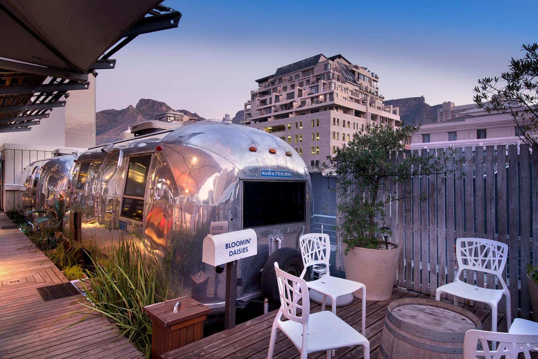 Airstream Trailer - Photo 3