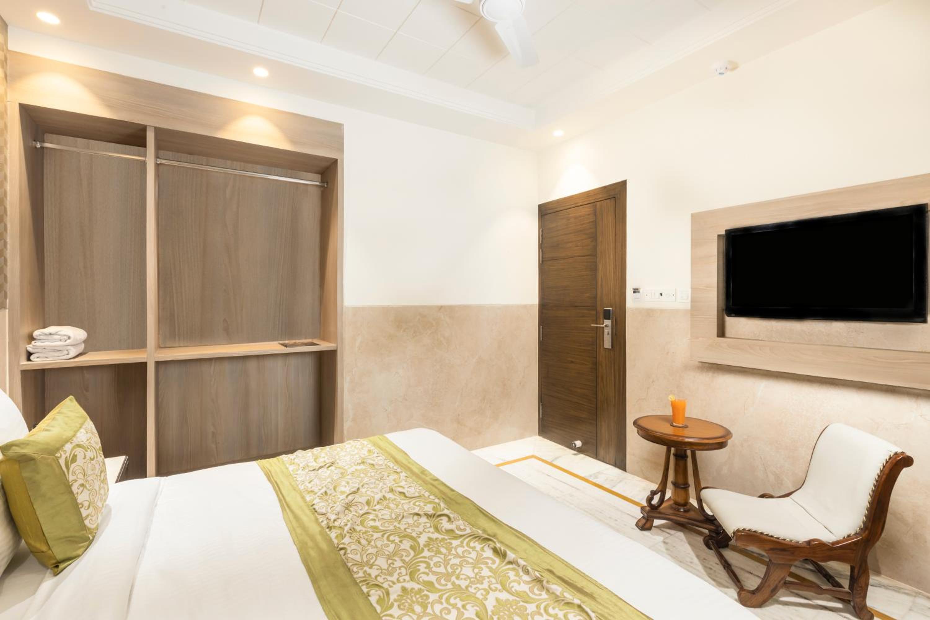 Classic Room - Photo 13