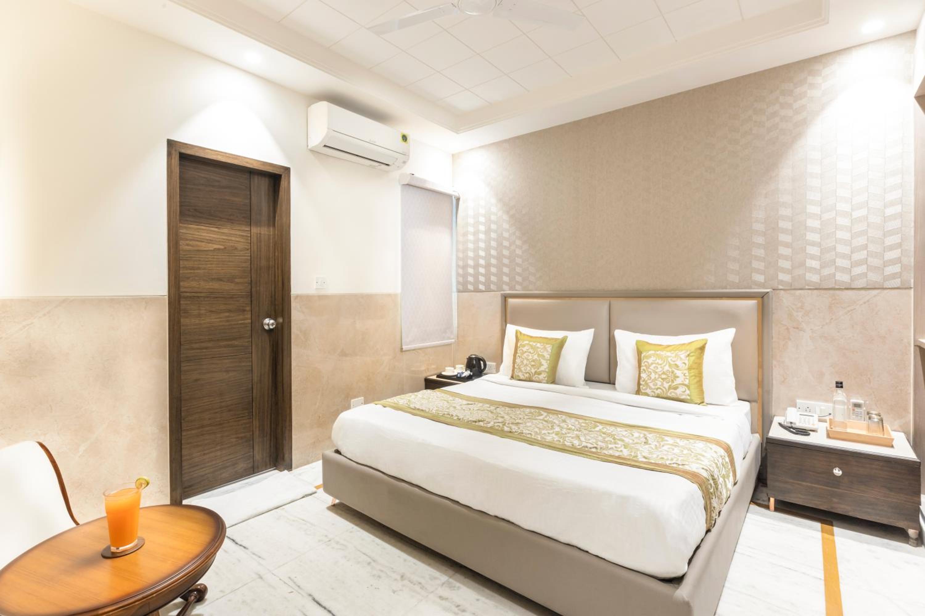 Classic Room - Photo 12
