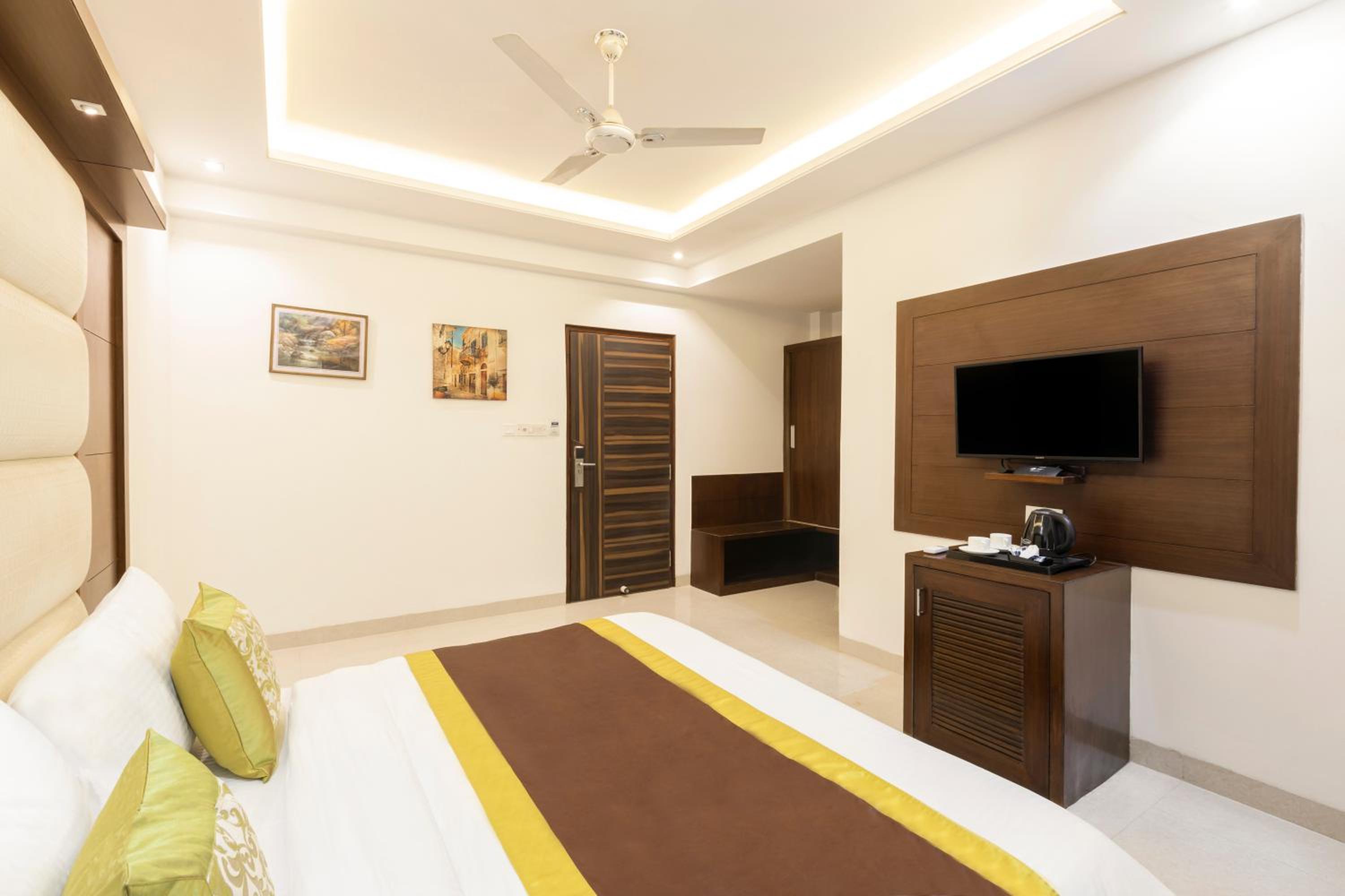 Super Deluxe Room - Photo 5