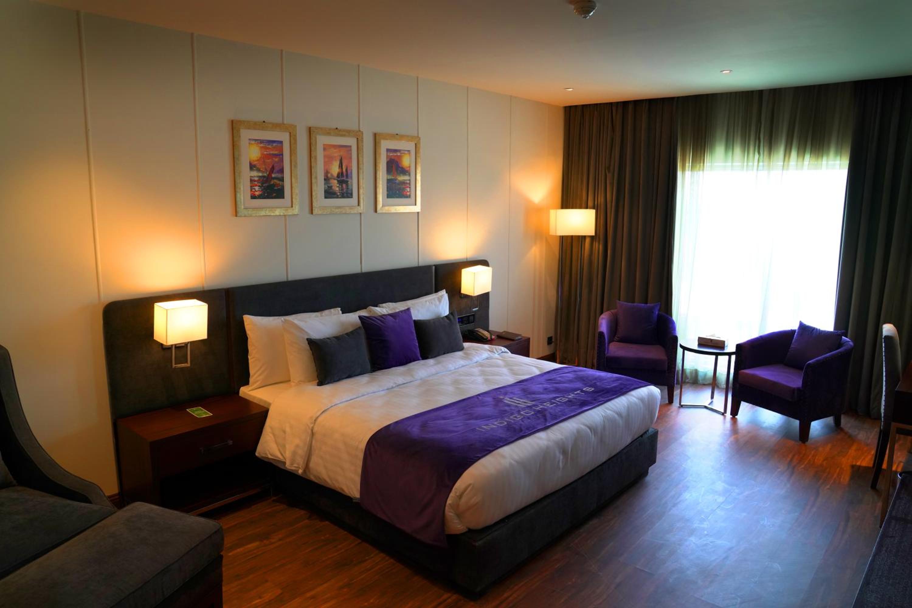 Deluxe King Room - Photo 3