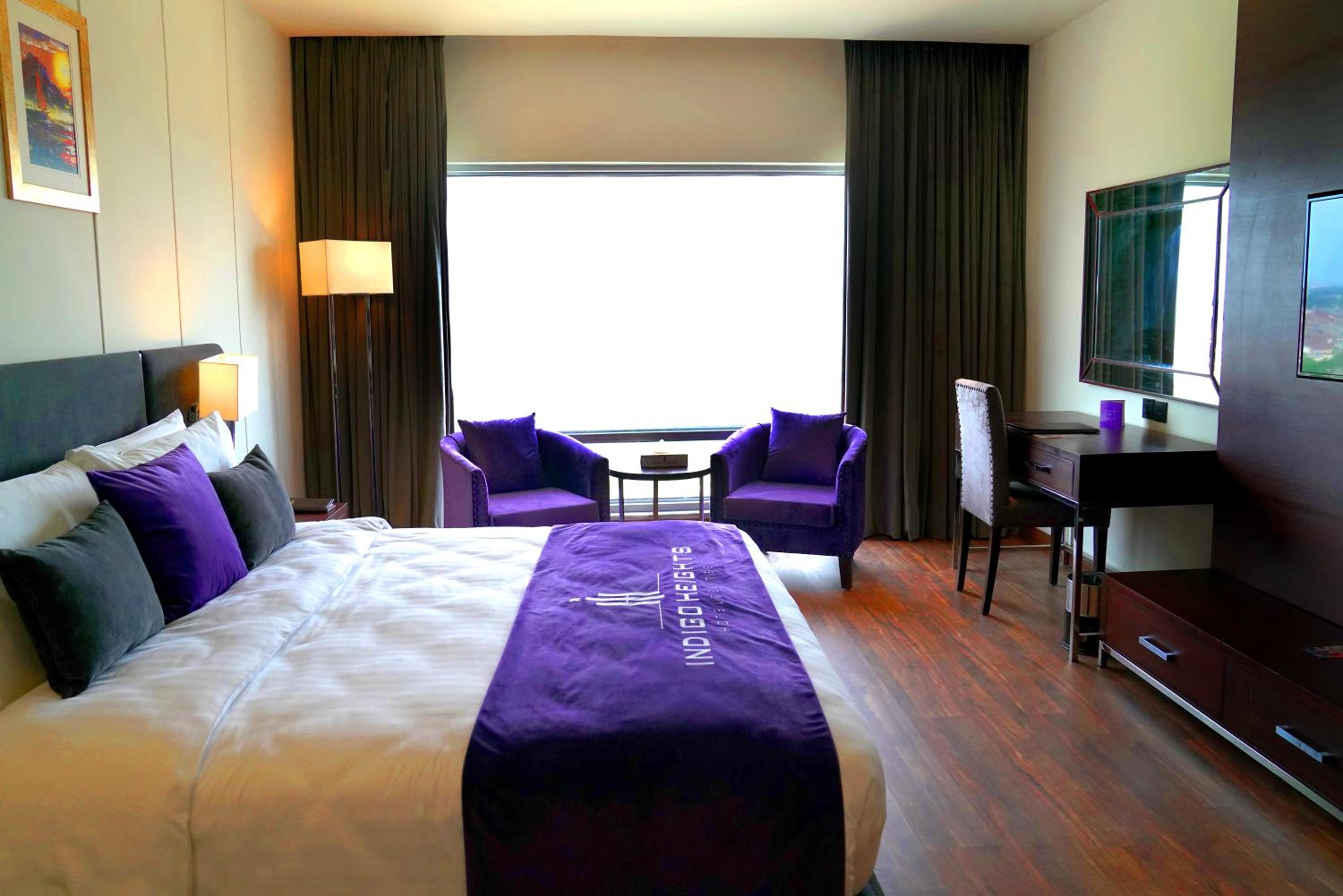 Deluxe King Room - Photo 5