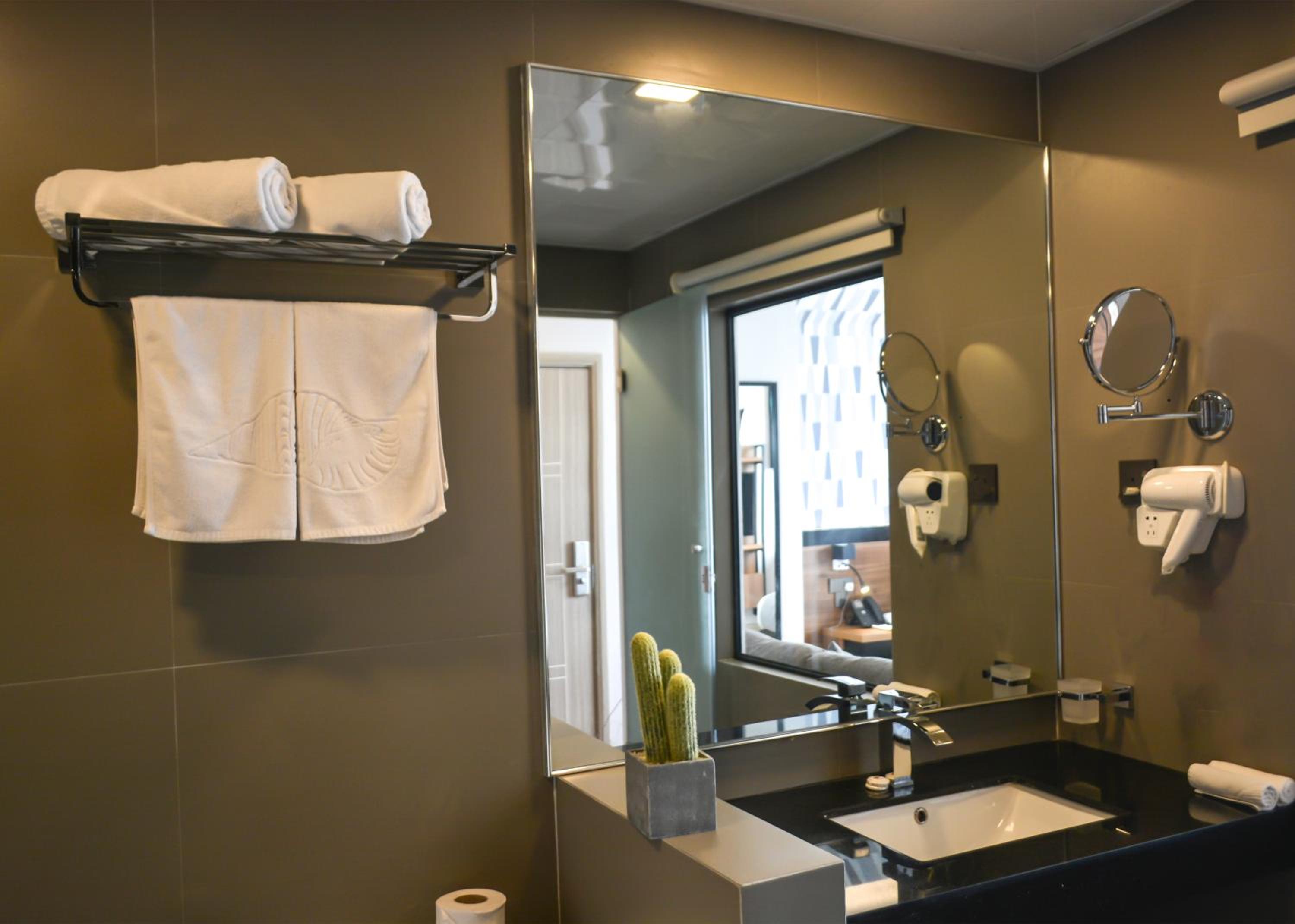 Honeymoon Suite photo 3