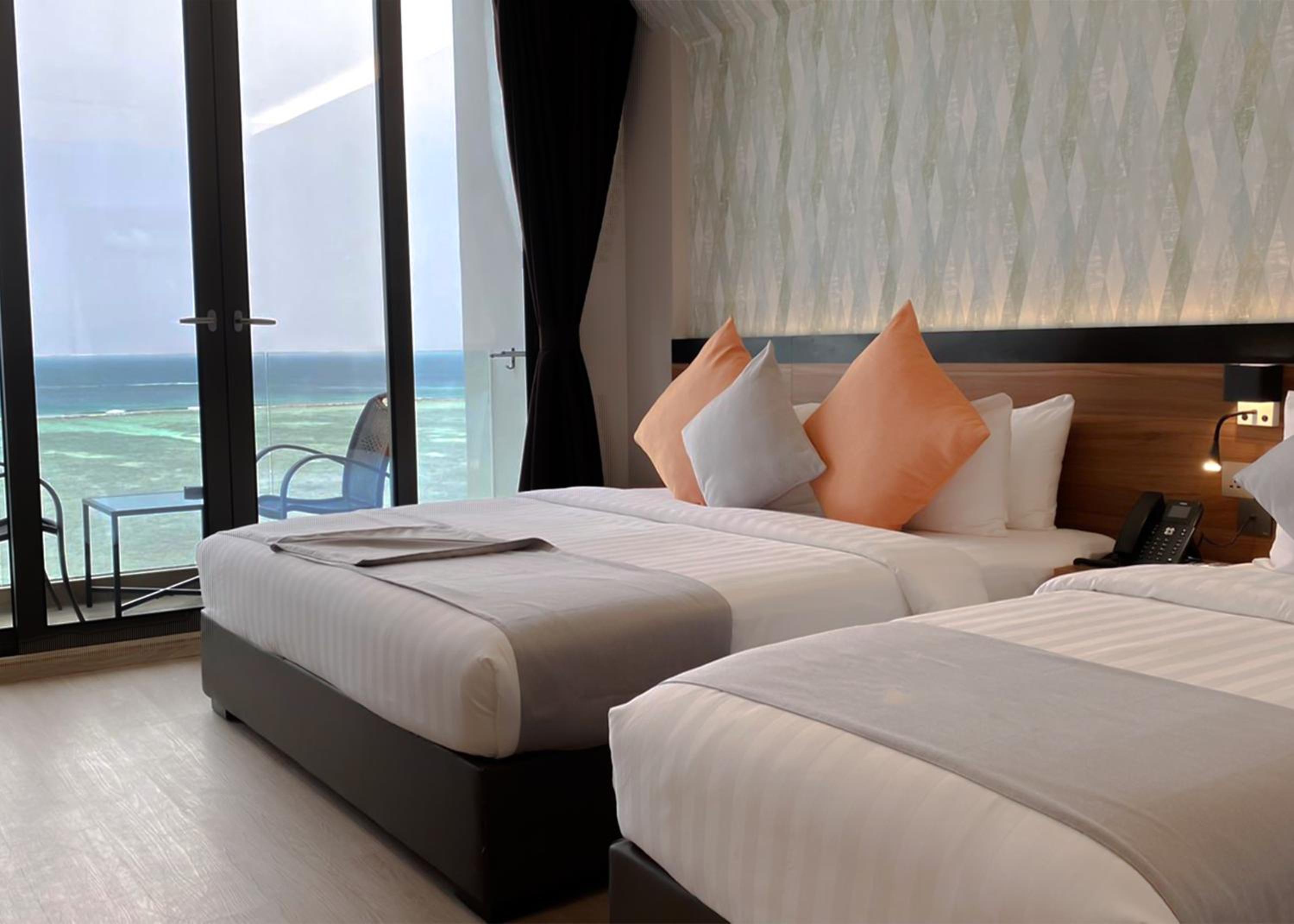 Deluxe Triple Room with Sea View photo 2