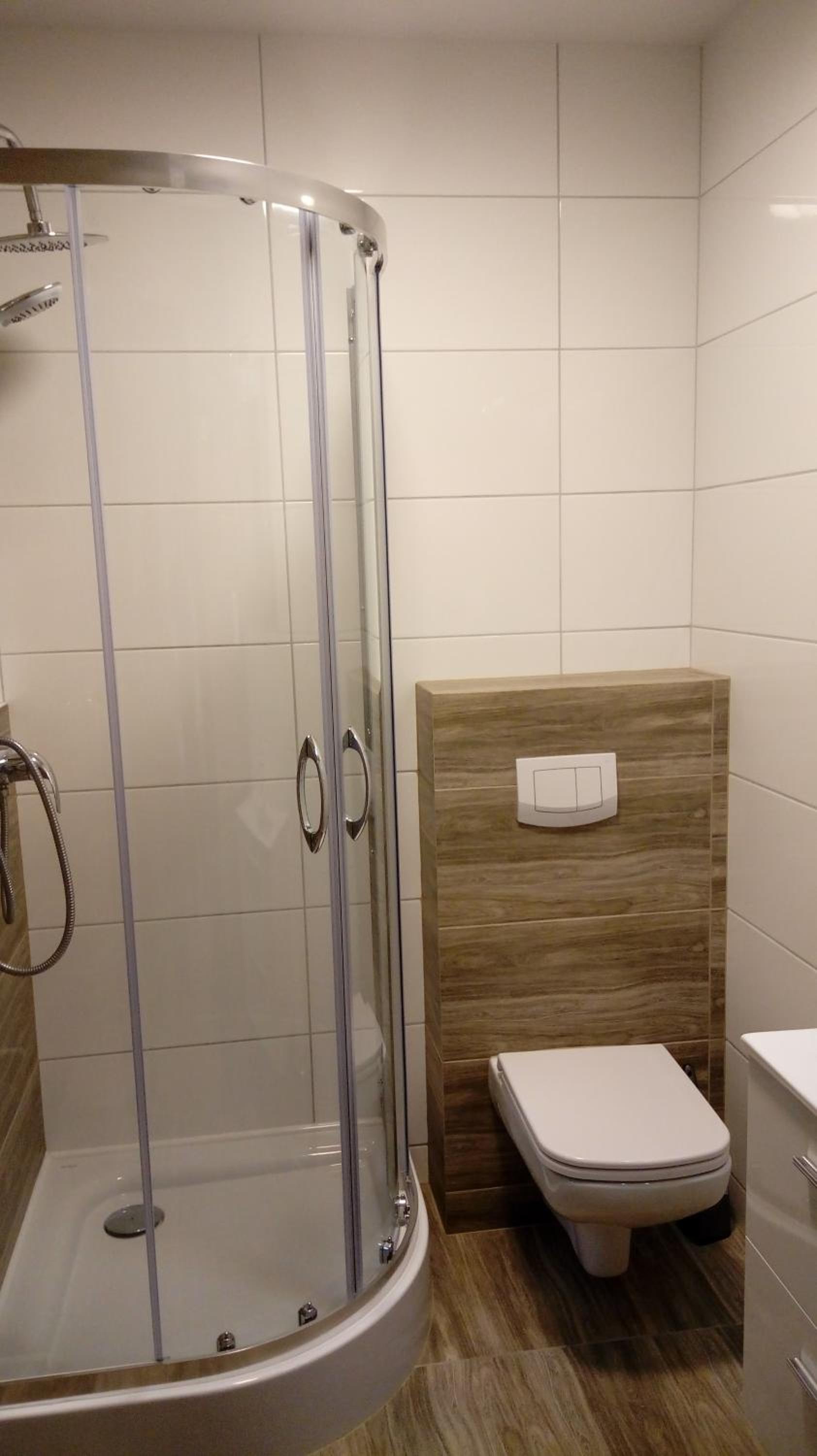 Quadruple Room with Private Bathroom - Photo 10