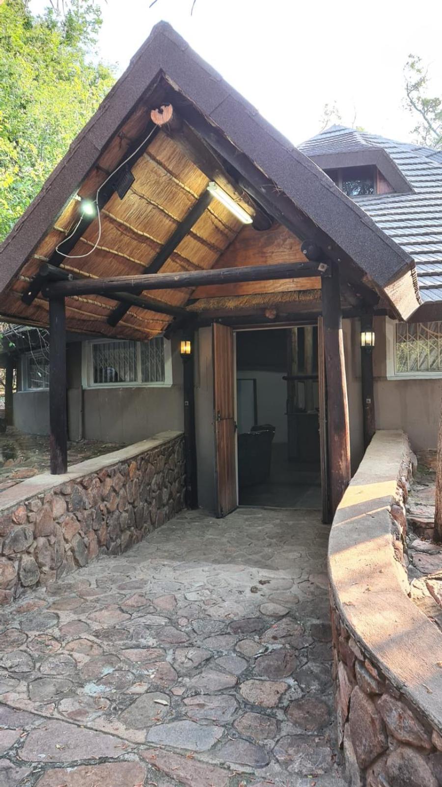 Three-Bedroom Chalet photo 3