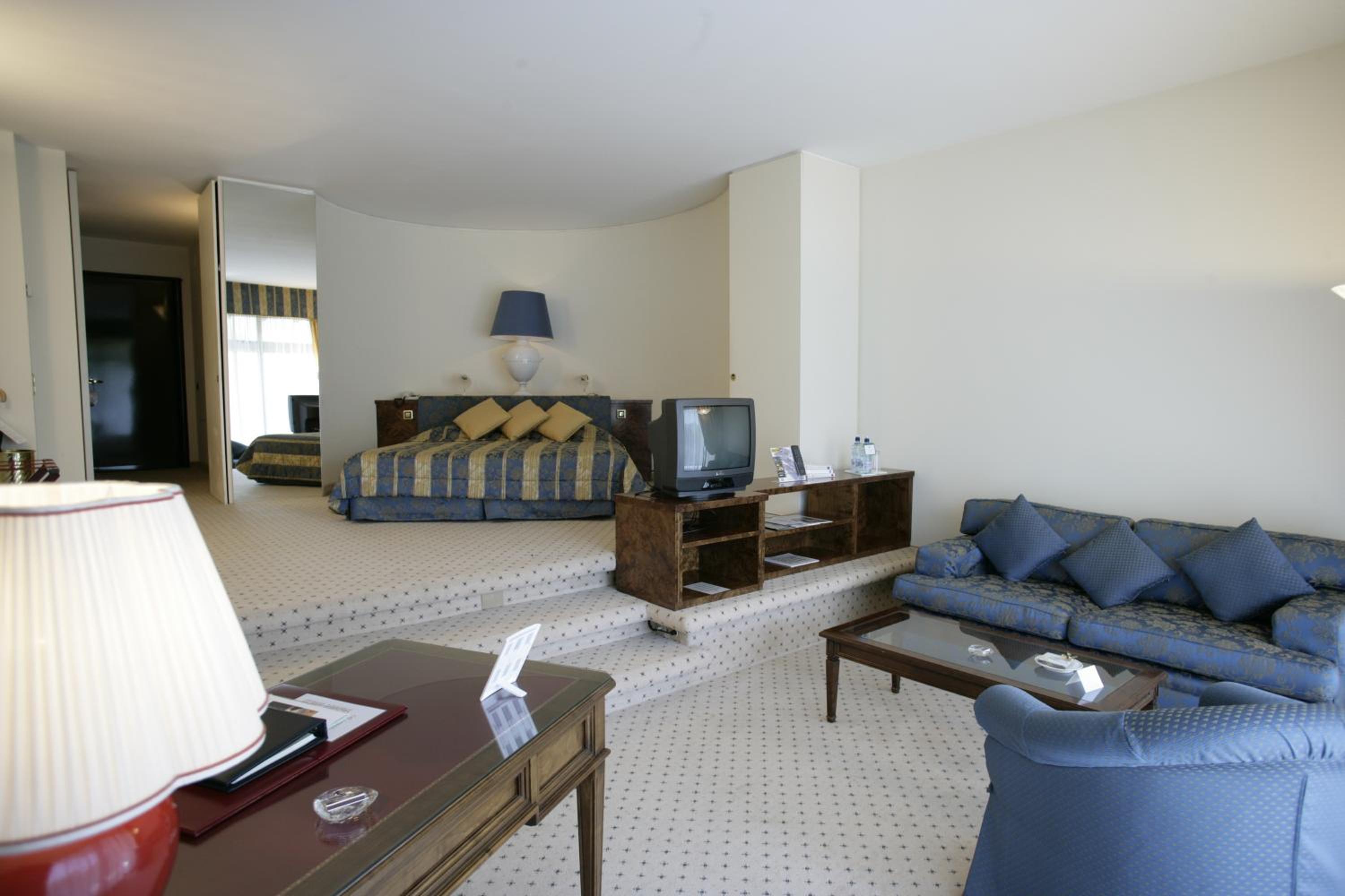 Family Room (2 Adults + 2 Children) - Photo 4