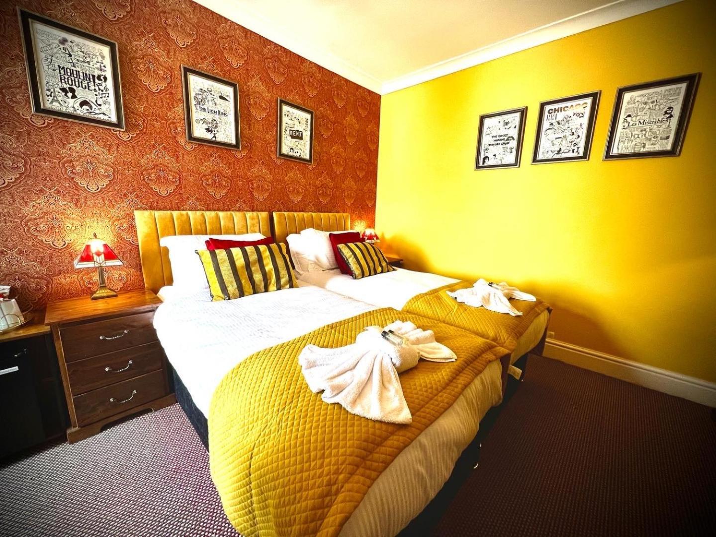 Twin Room - Photo 1