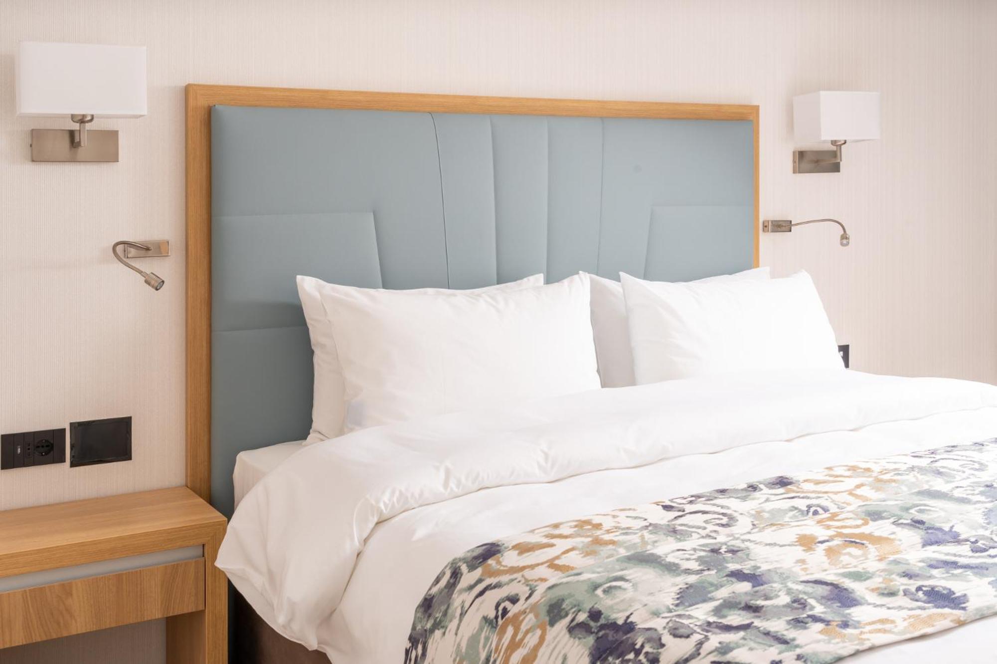 Standard King Room - Photo 2