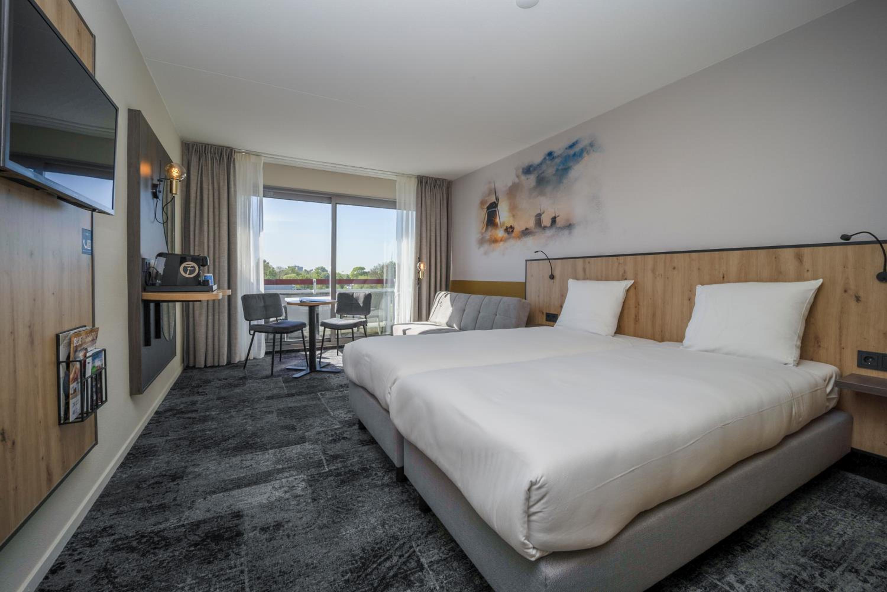 Large Double Room - Photo 3