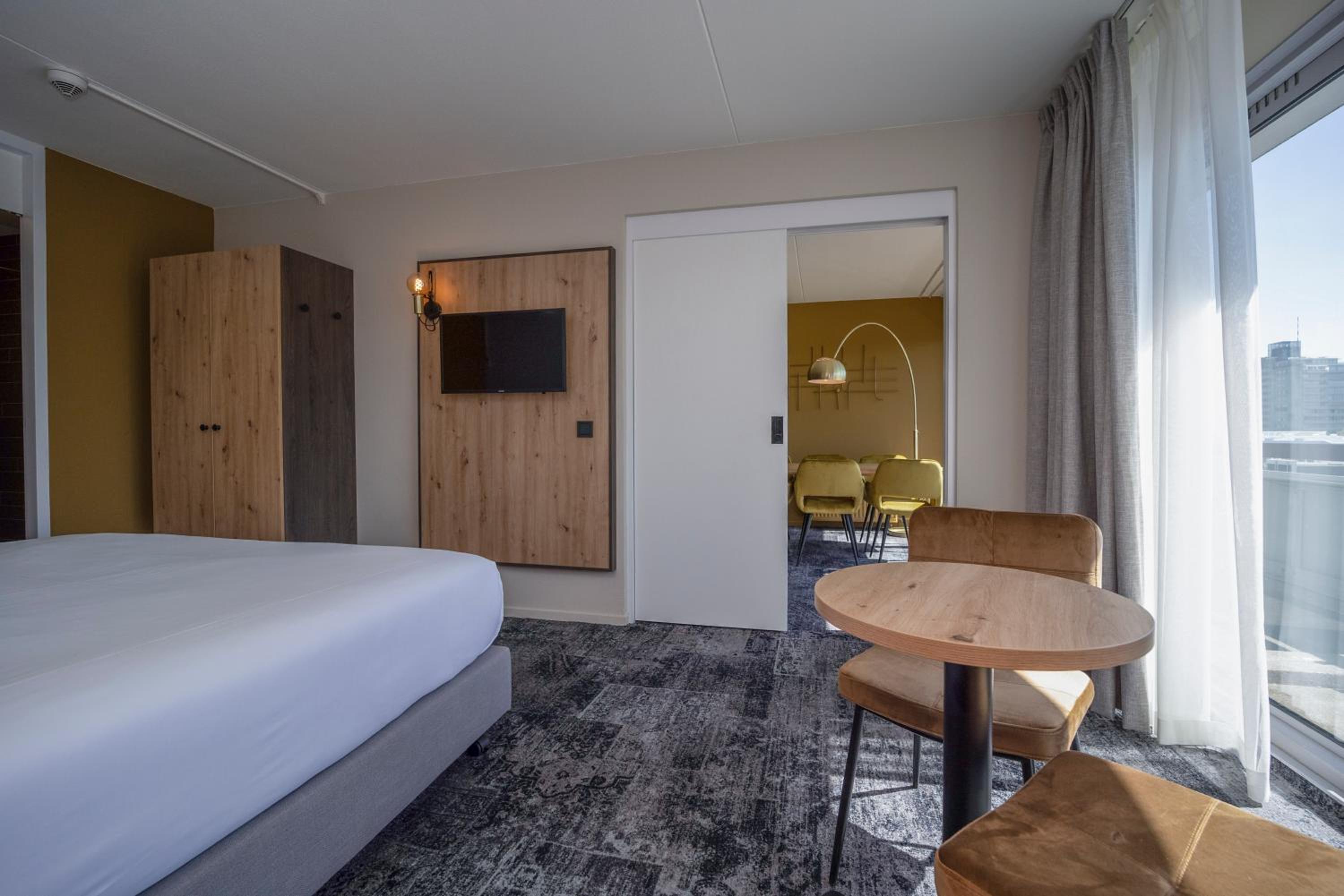 Suite - Photo 2