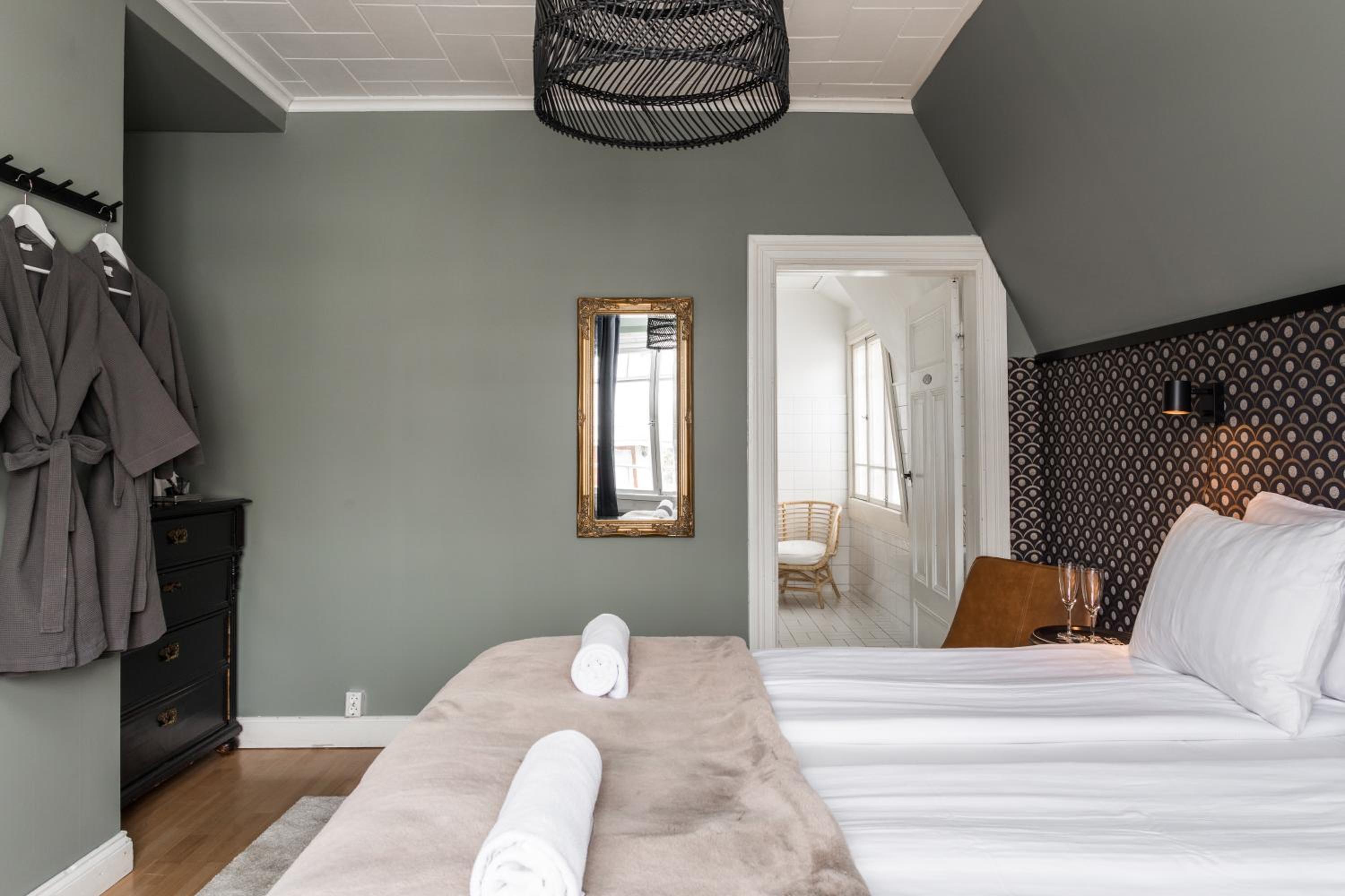 Large Double Room