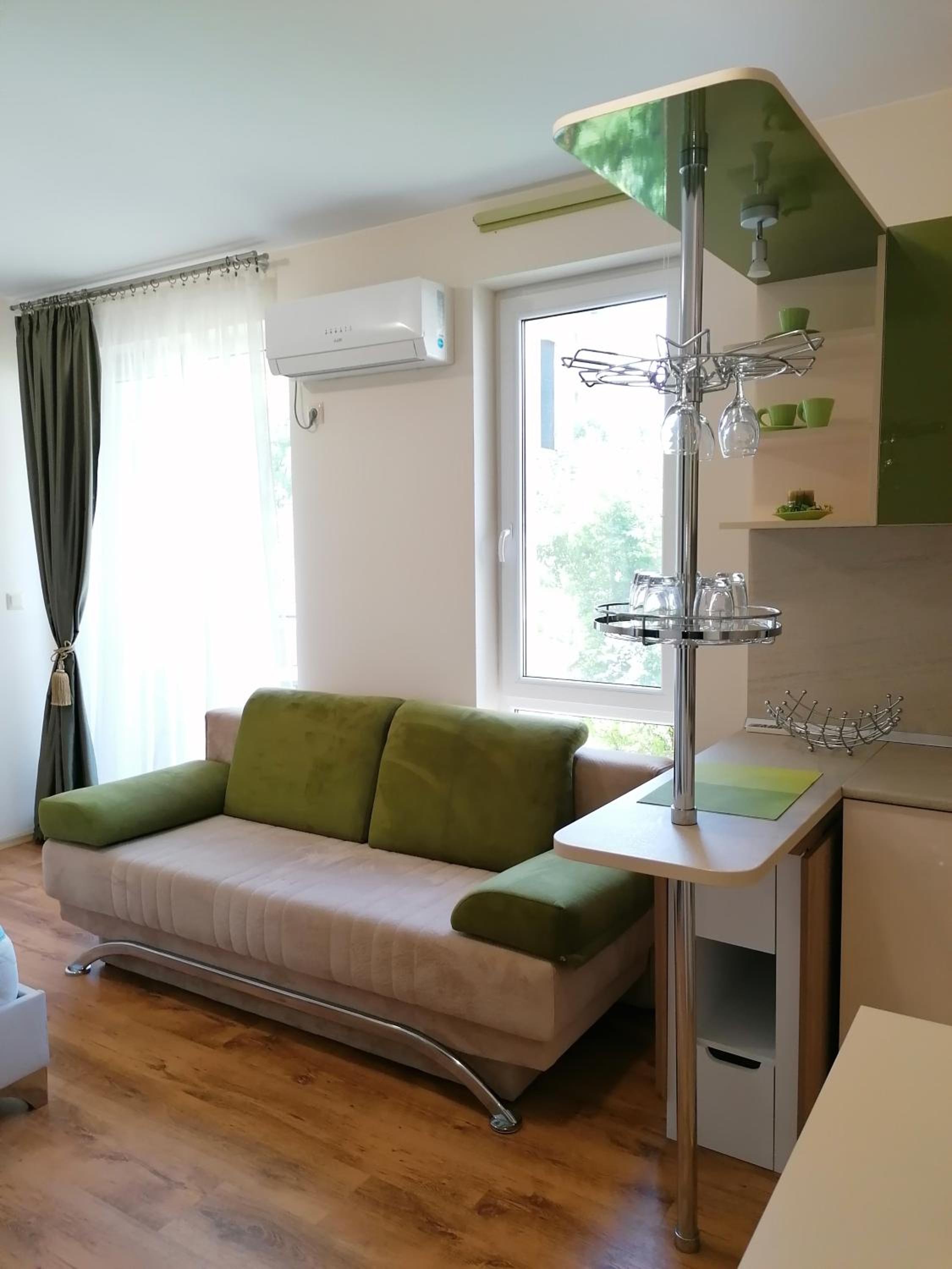 One-Bedroom Apartment photo 2