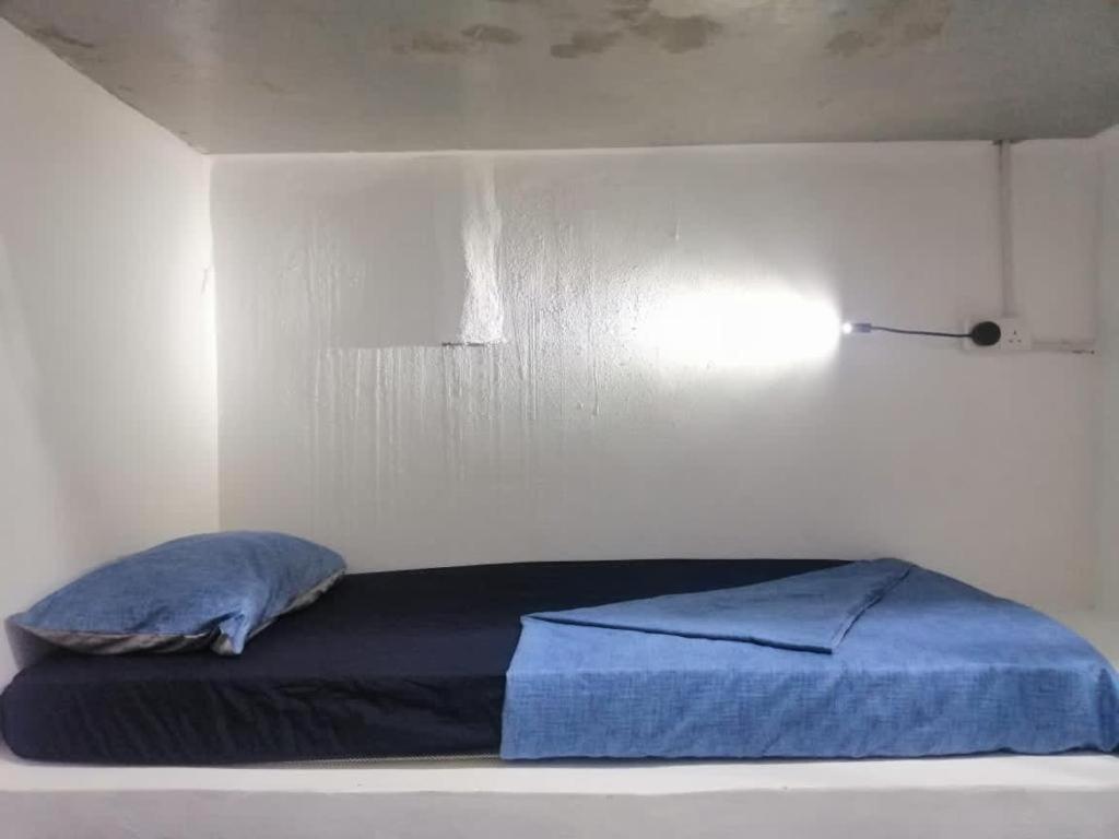 Bunk Bed in Female Dormitory Room   photo 3