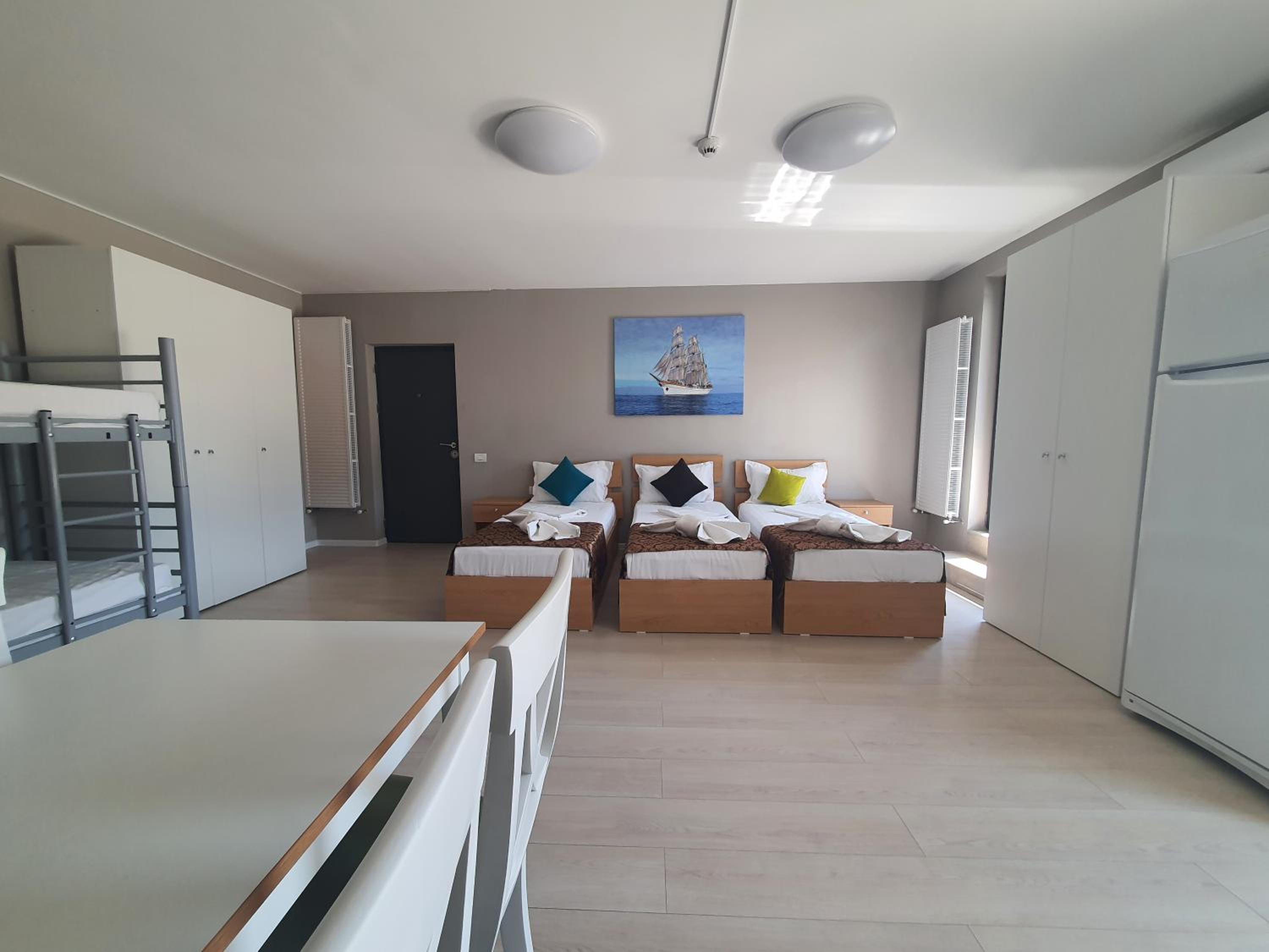 Deluxe Quadruple Room - Photo 6