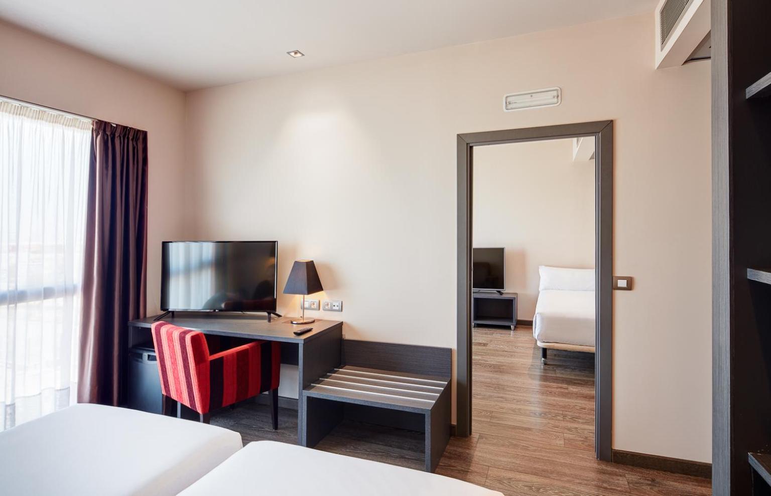Double or Twin Room - Photo 10