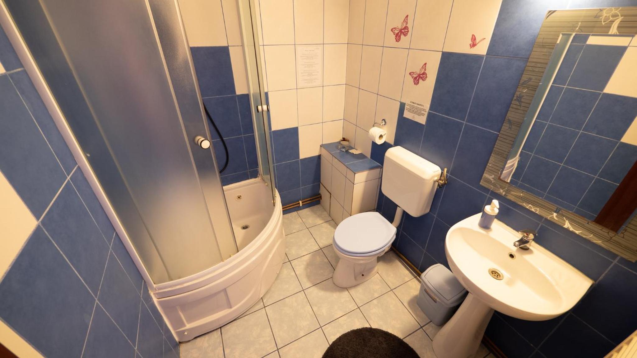 Double Room with Balcony - Photo 23