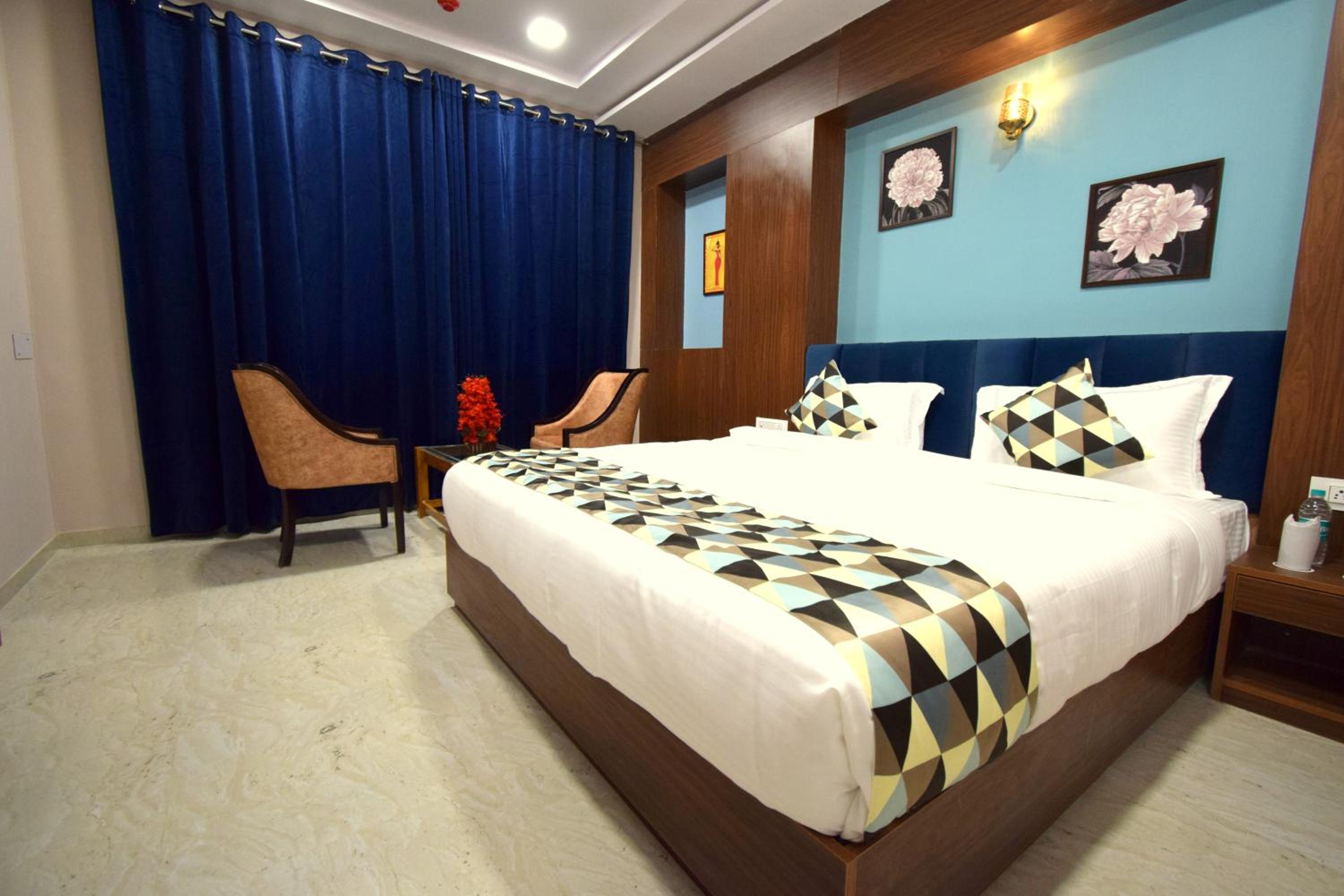 Deluxe Double Room - Photo 13