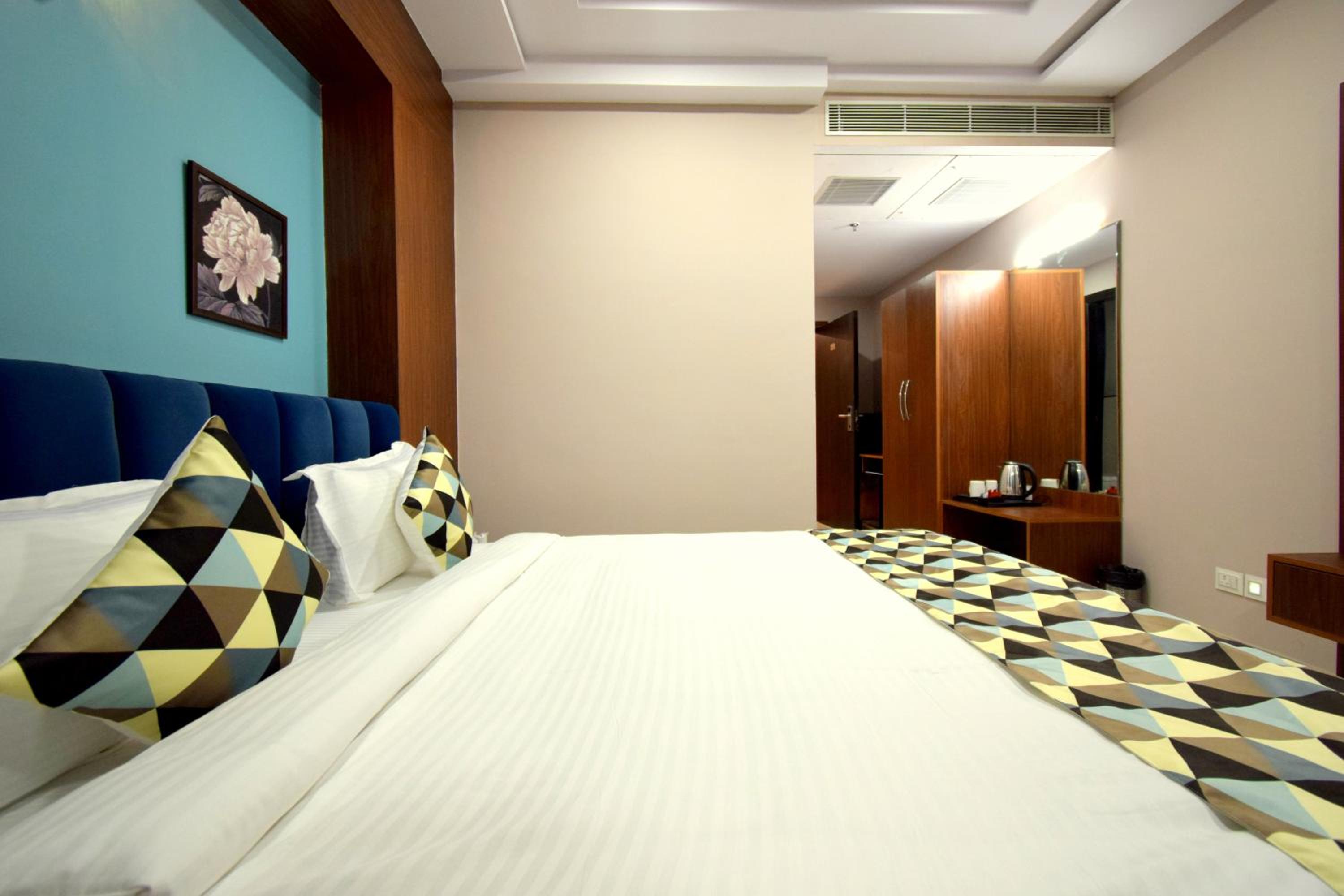 Deluxe Double Room - Photo 14